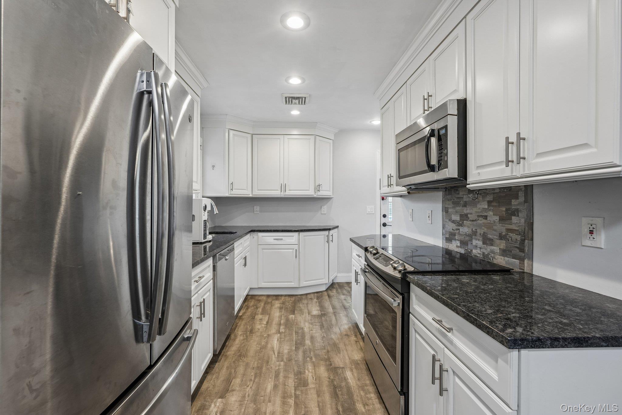 849 Warren Avenue – For Sale photo 21