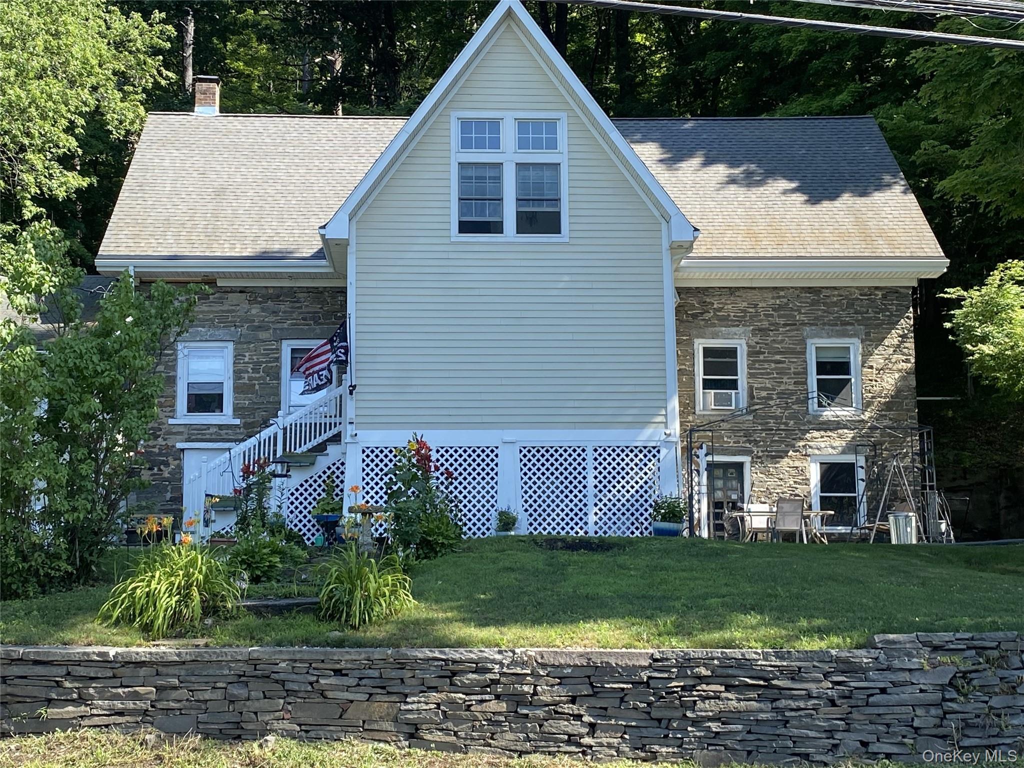 696 Sawkill Road – For Sale