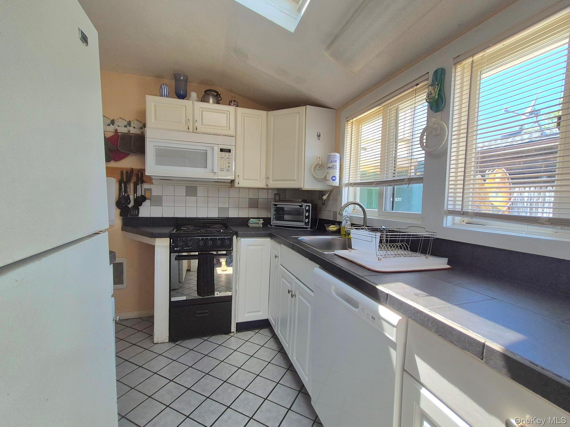 5-6 Bay Walk – For Rent photo 10