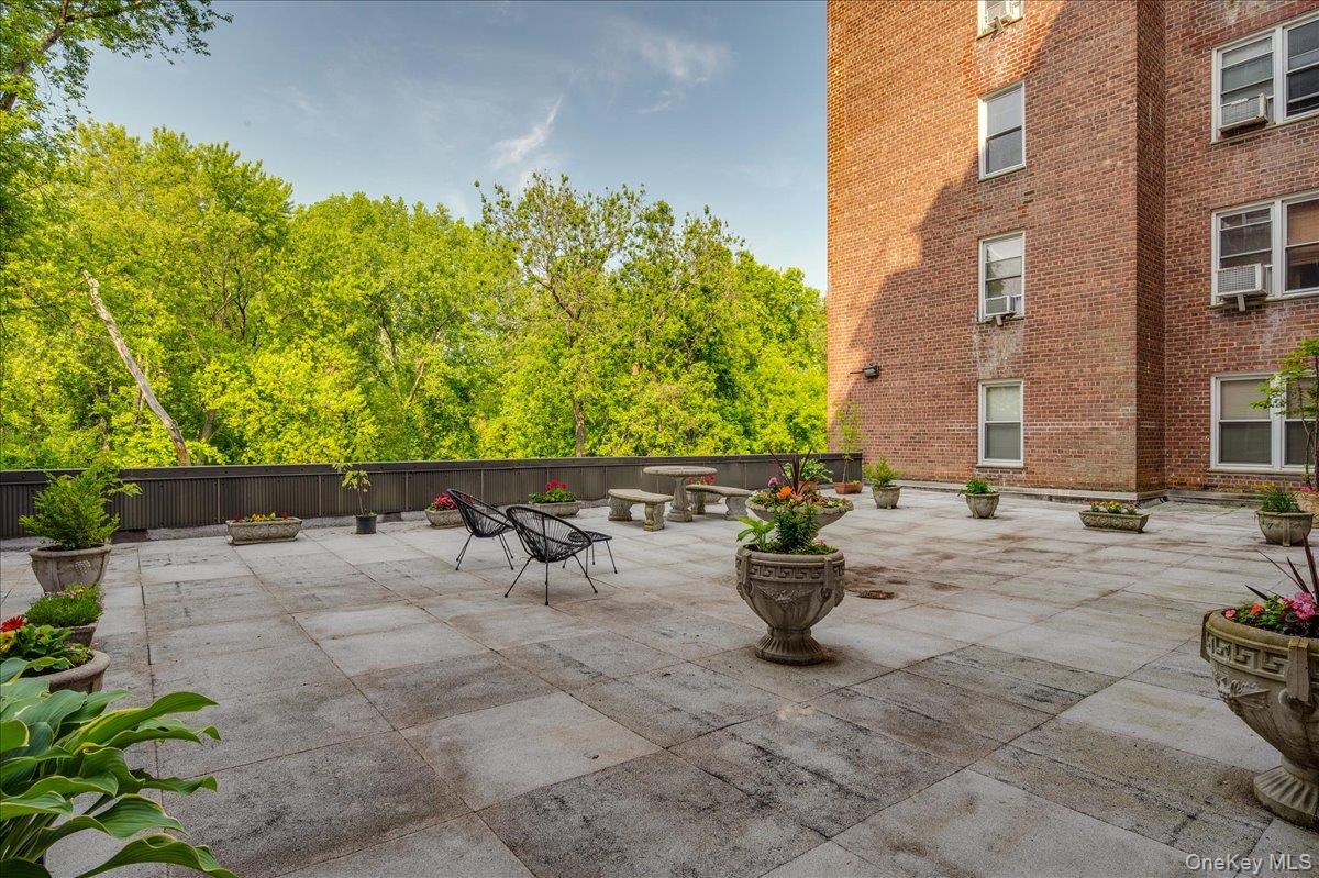 1111 Midland Avenue, Unit 6G photo 20