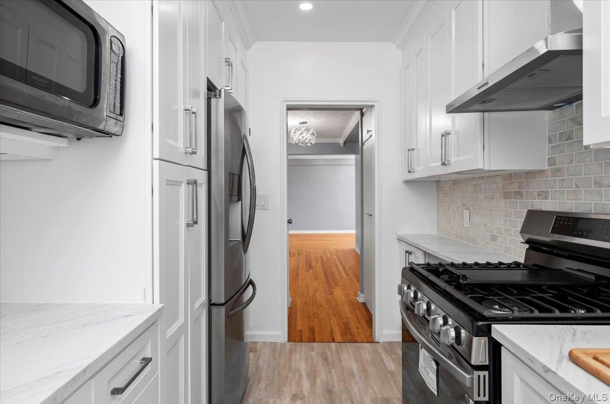 1111 Midland Avenue, Unit 6G photo 3