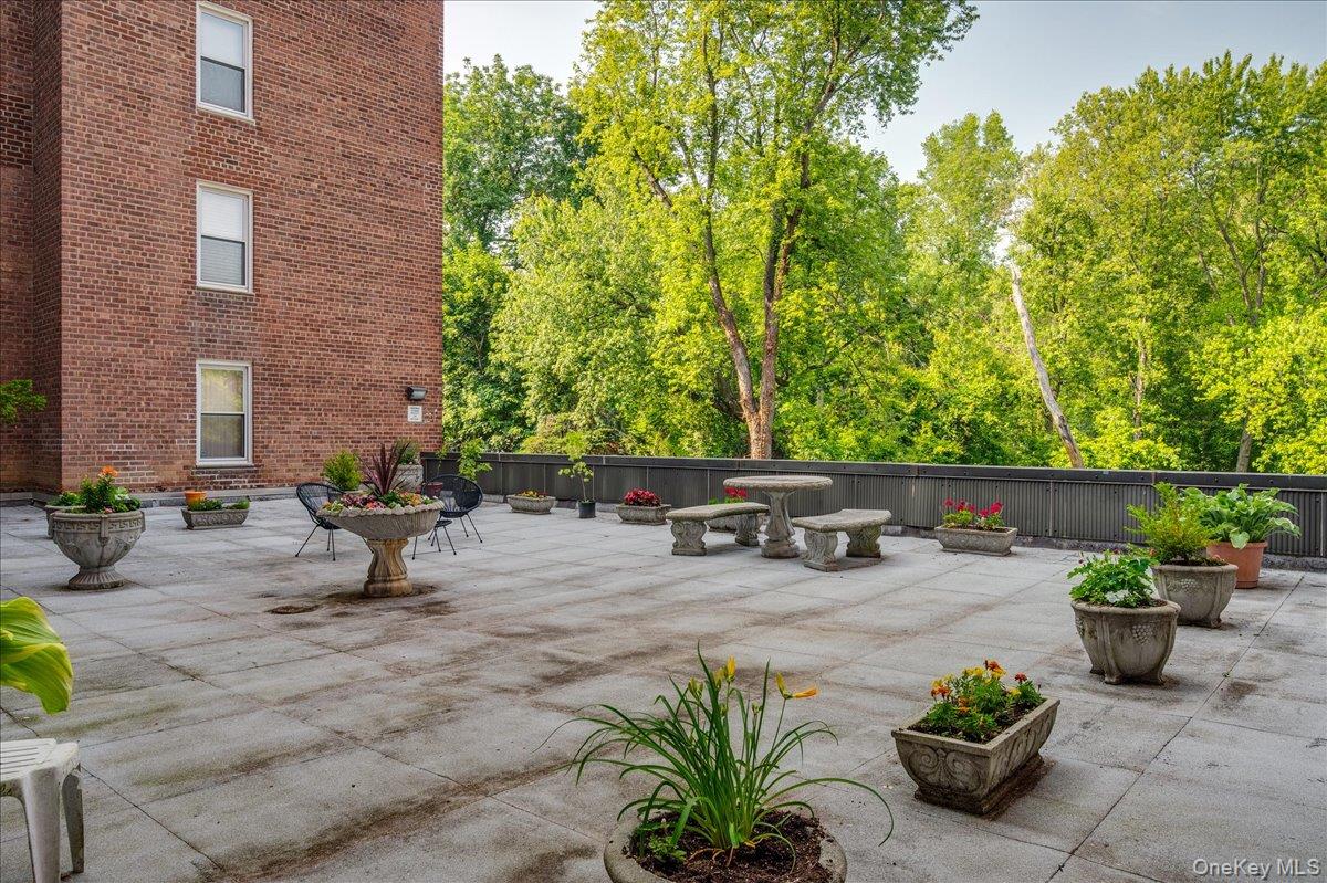 1111 Midland Avenue, Unit 6G photo 19
