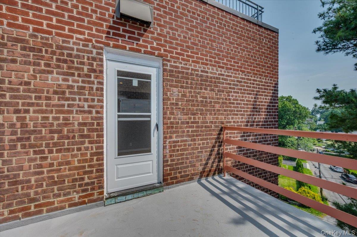 1111 Midland Avenue, Unit 6G photo 13
