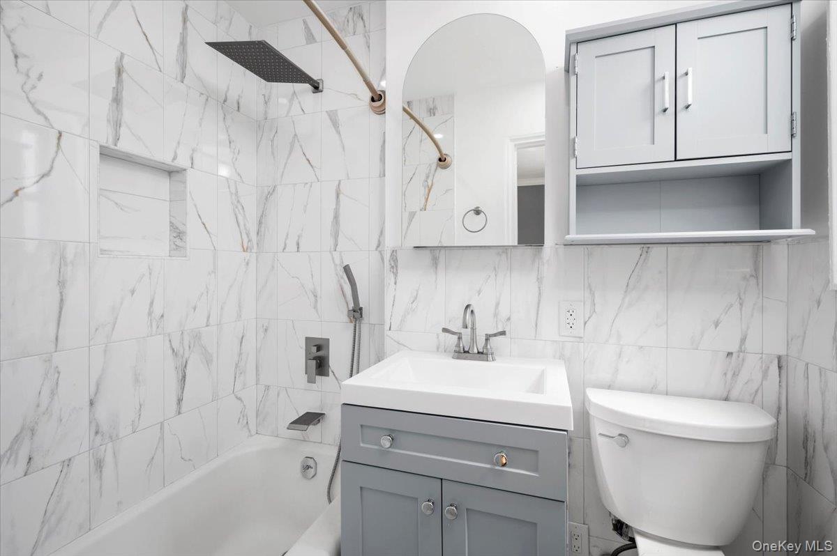 1111 Midland Avenue, Unit 6G photo 11