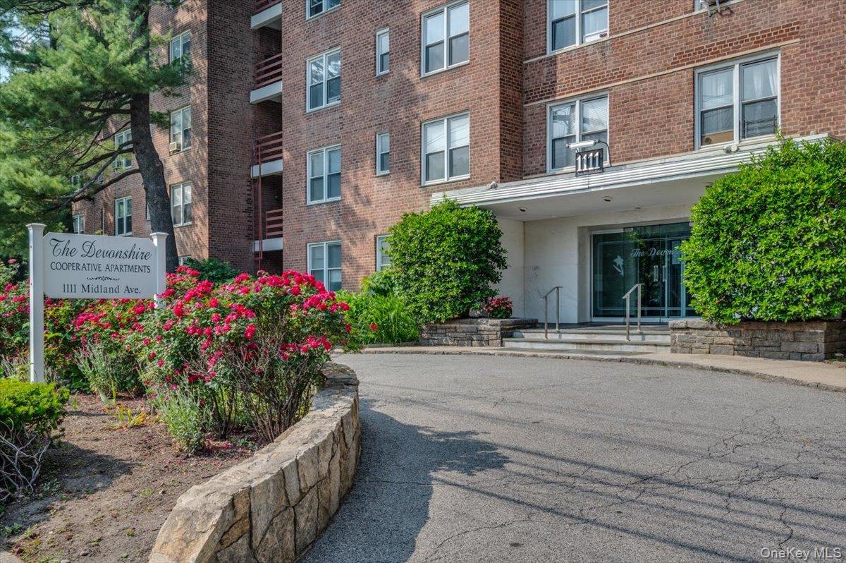 1111 Midland Avenue, Unit 6G photo 17