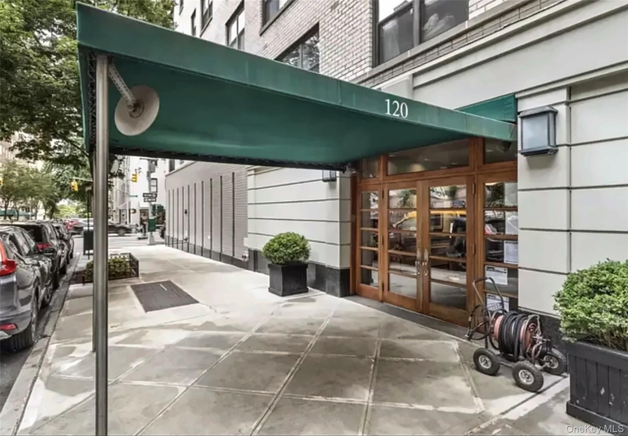 120 E 90th Street, Unit 10G photo 8