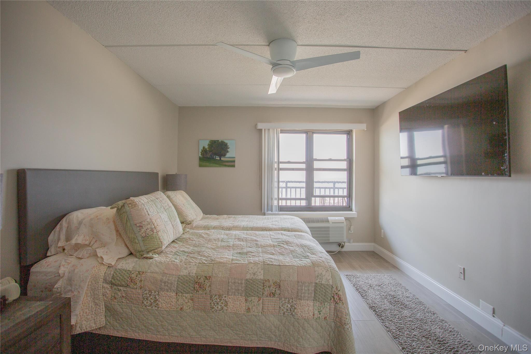 230 W Broadway, Unit 610 photo 21