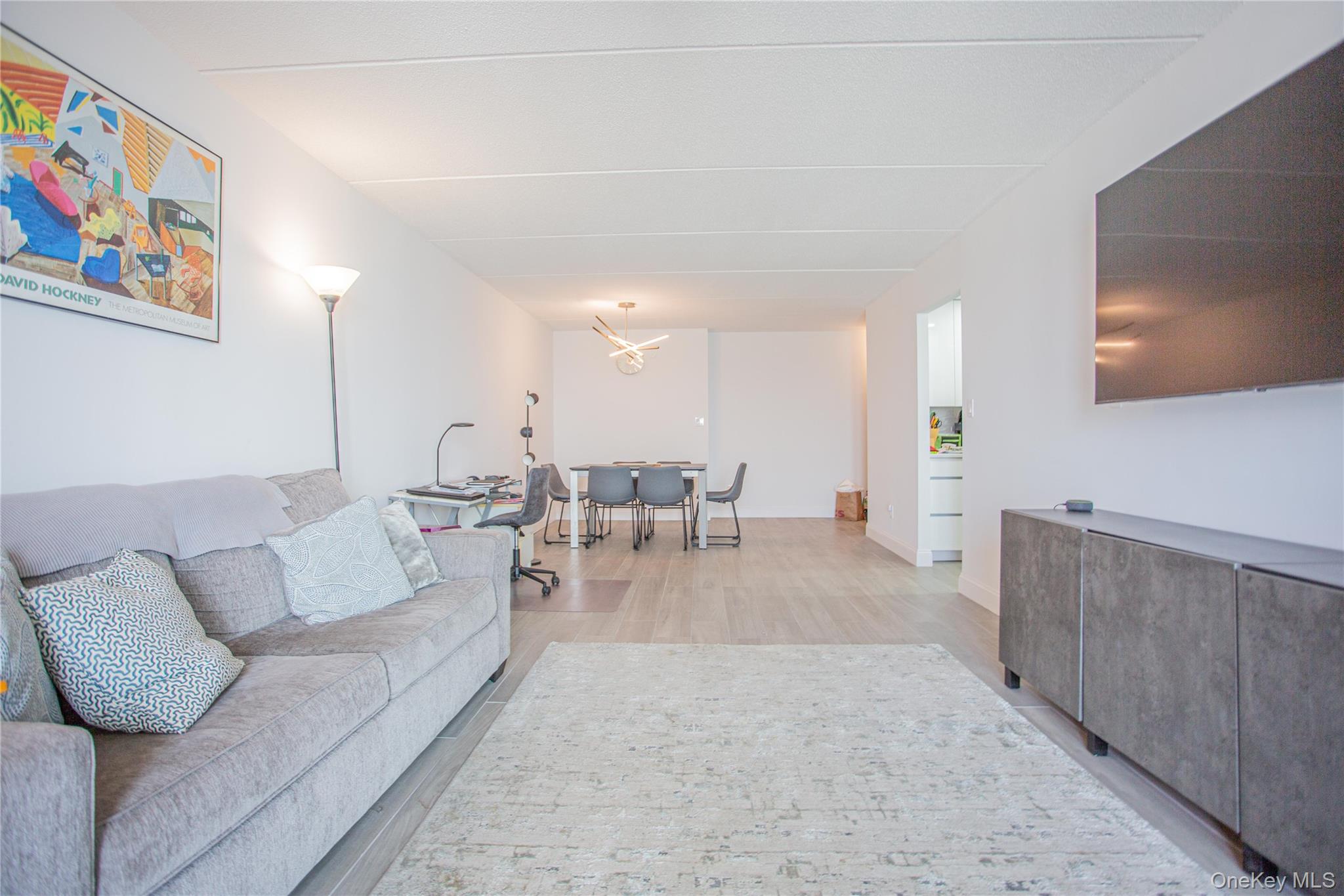230 W Broadway, Unit 610 photo 8