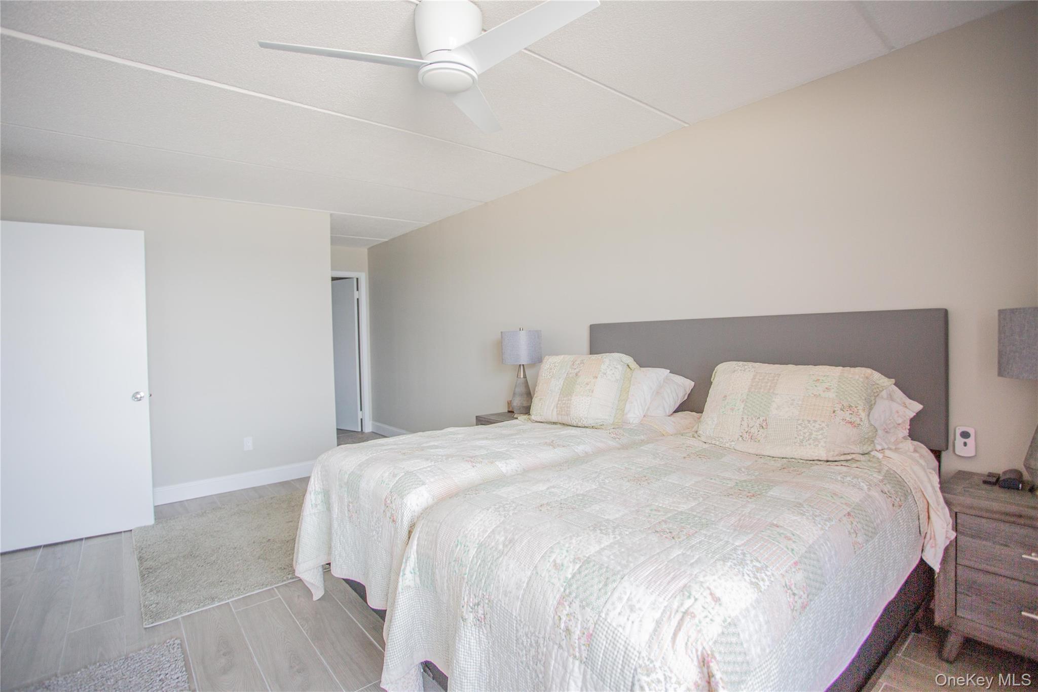 230 W Broadway, Unit 610 photo 22