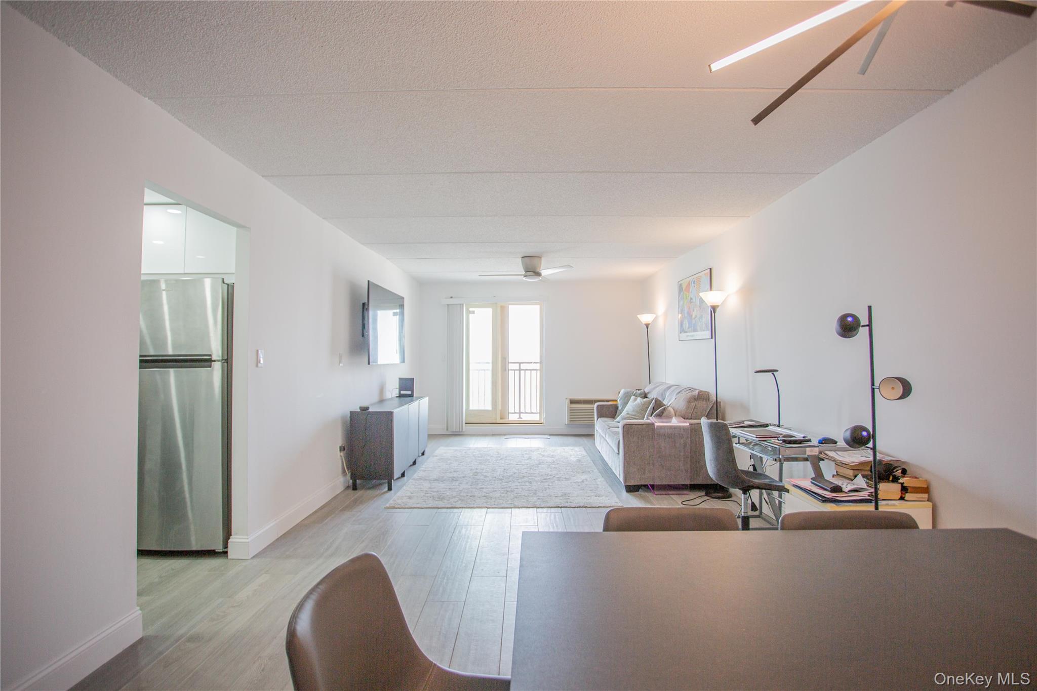 230 W Broadway, Unit 610 photo 10