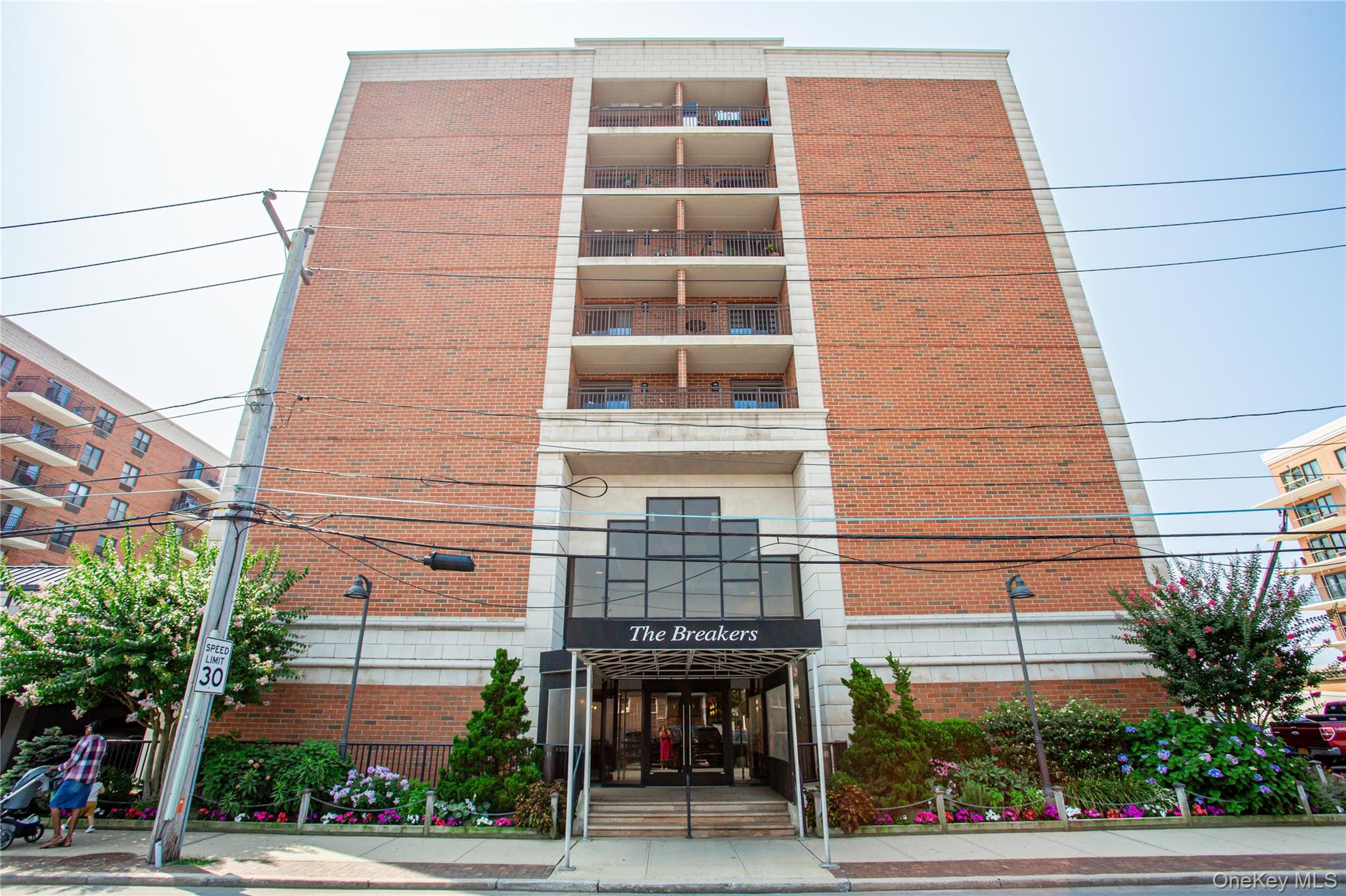 230 W Broadway, Unit 610 photo 2
