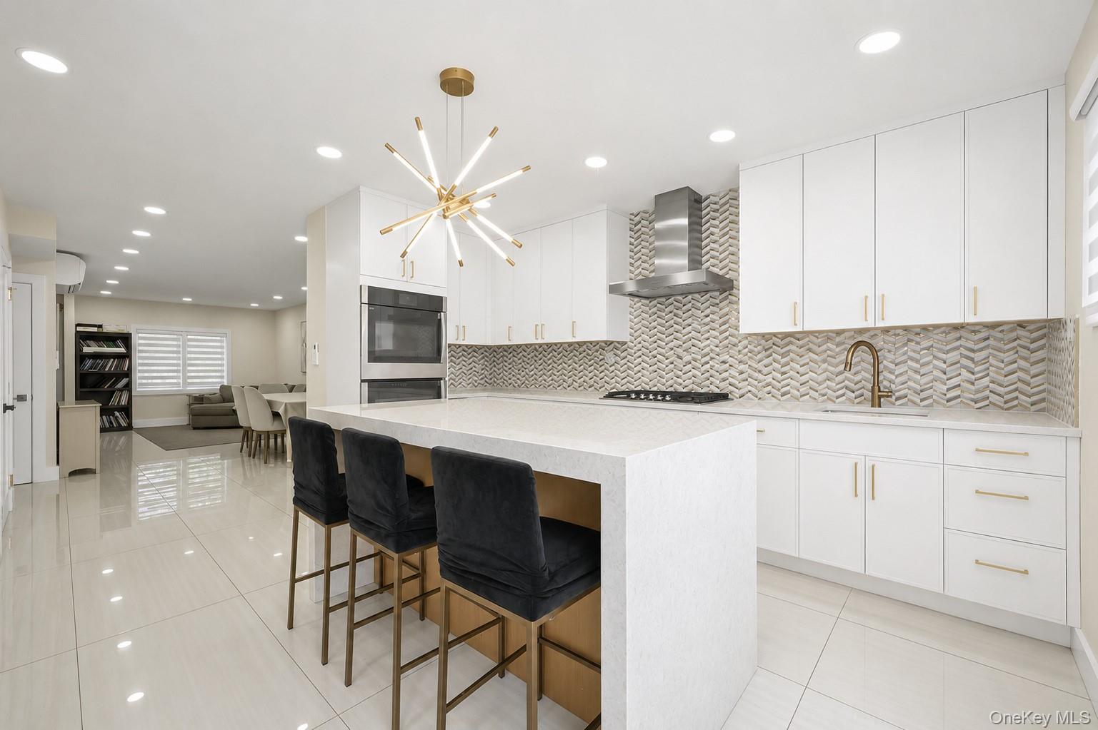 76-37 Vleigh Place – For Sale photo 6