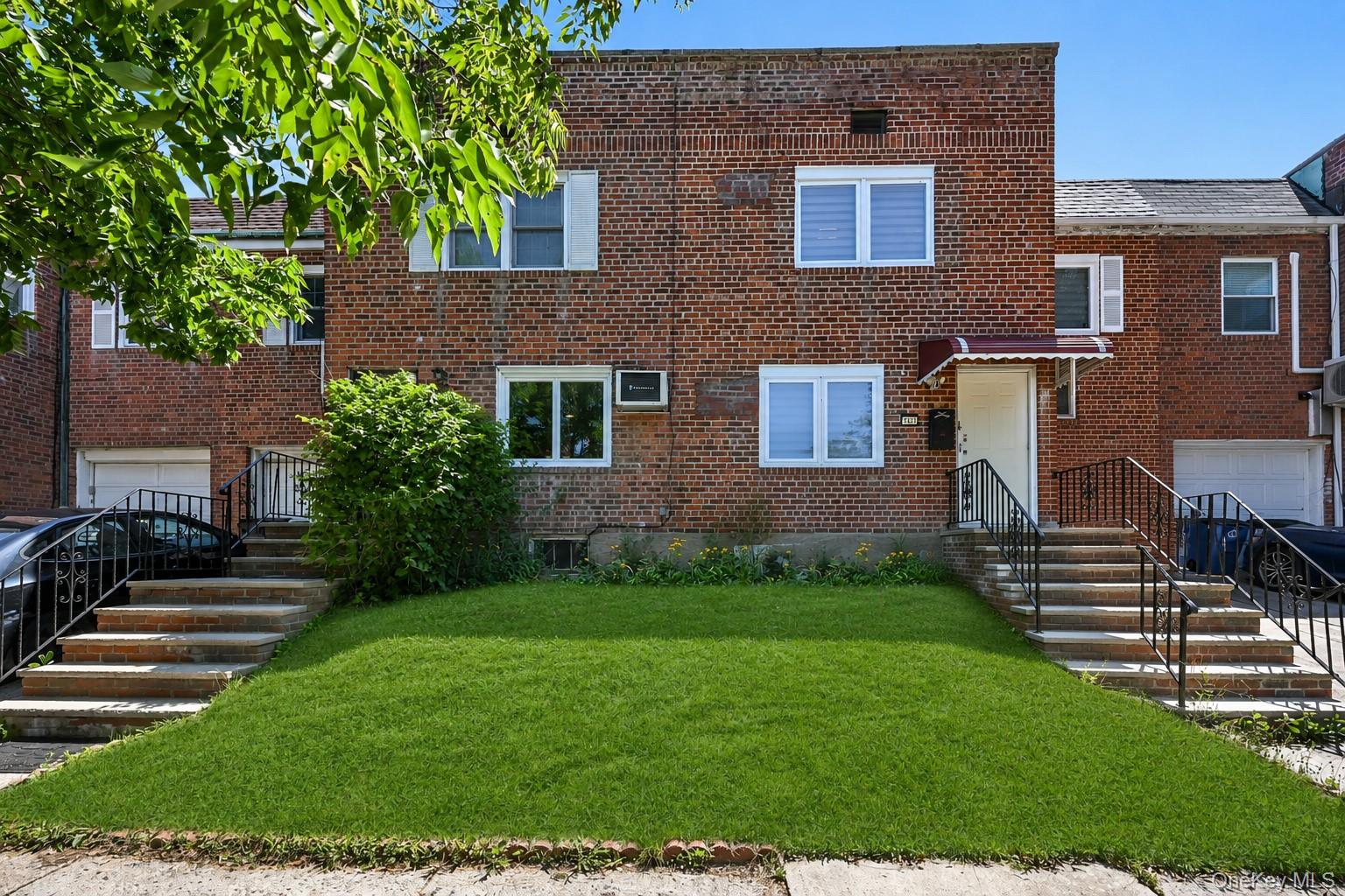 76-37 Vleigh Place – For Sale