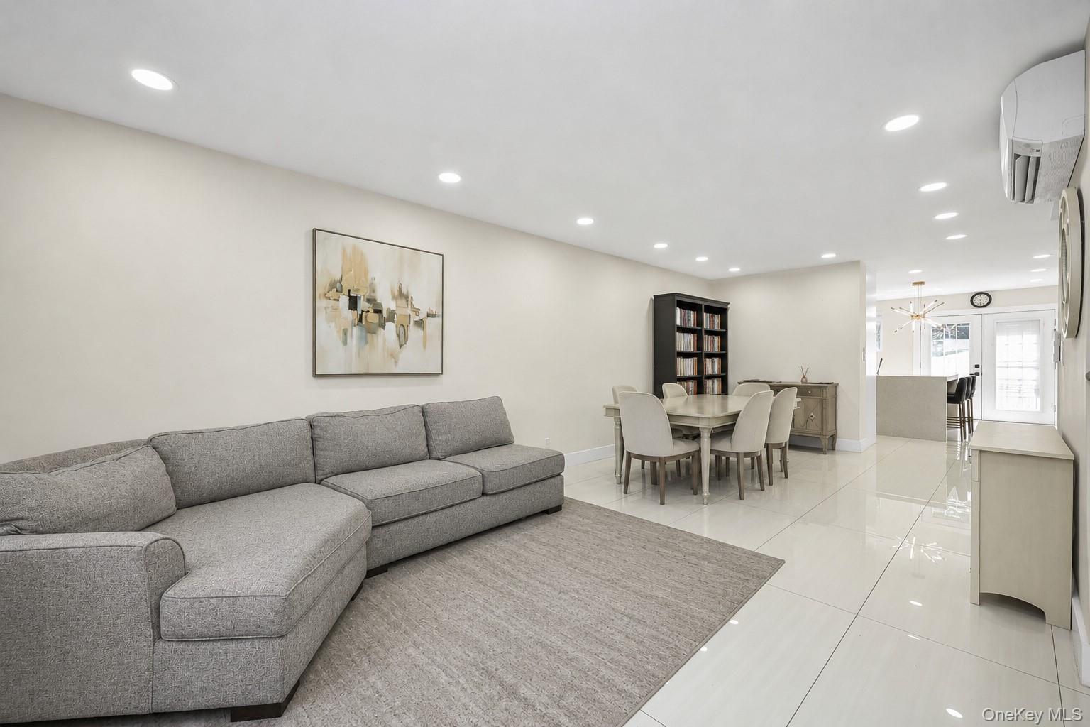 76-37 Vleigh Place – For Sale photo 3