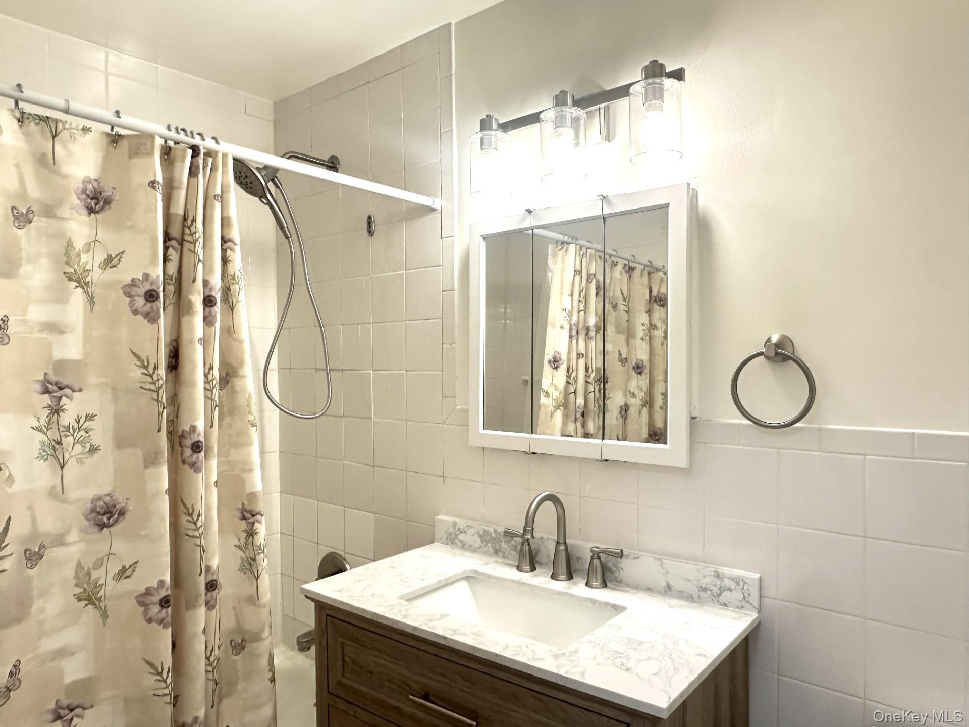 3922 Wilshire Lane, Unit H photo 9