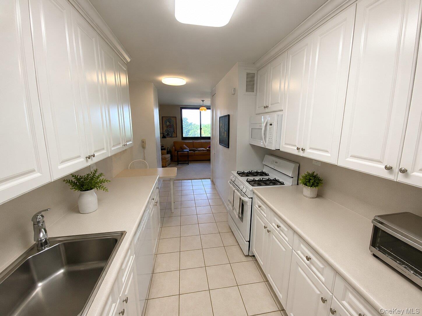 27010 Grand Central Parkway, Unit 7G photo 7