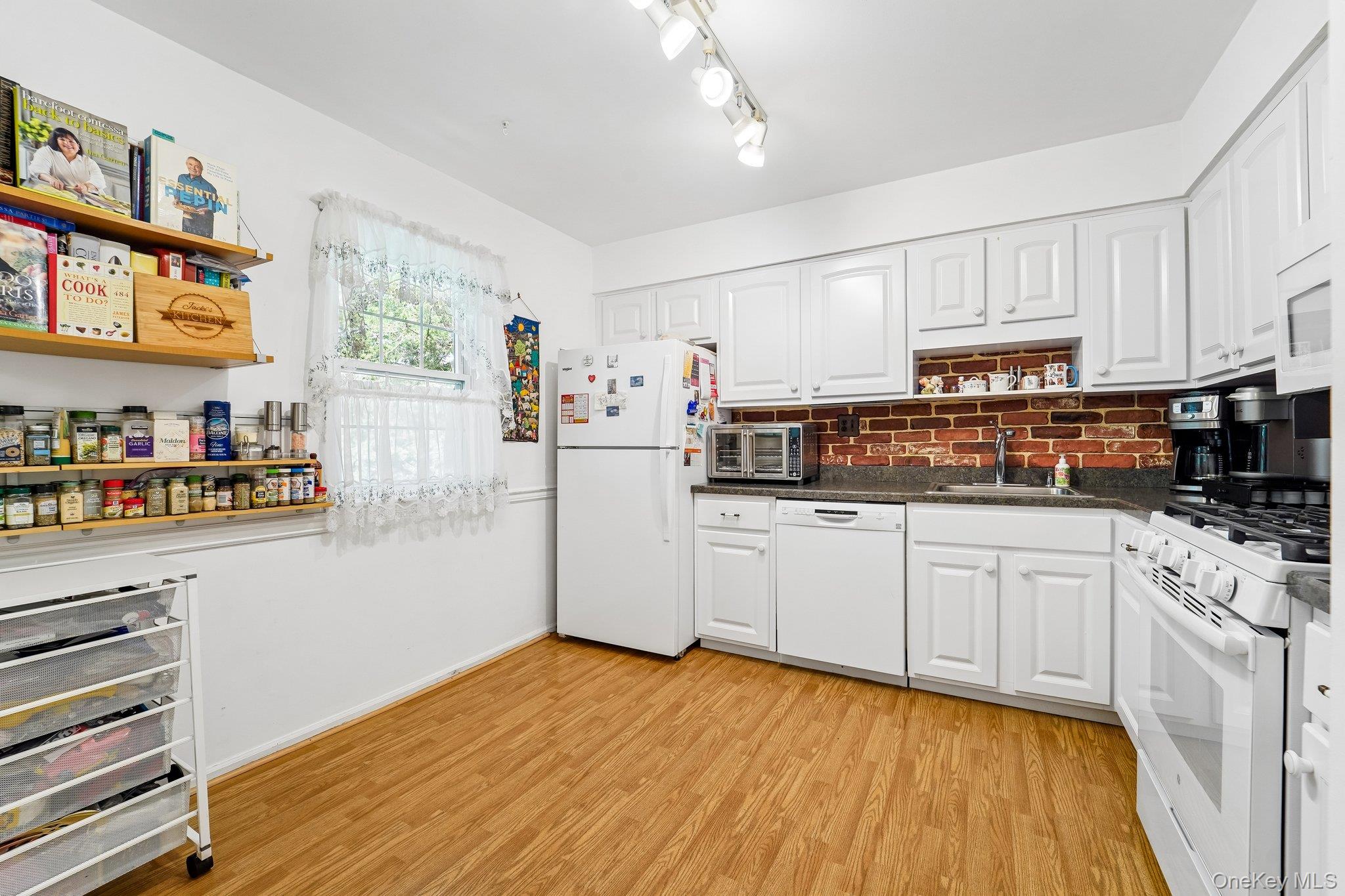 74 Bon Aire Circle, Unit Q12 photo 12