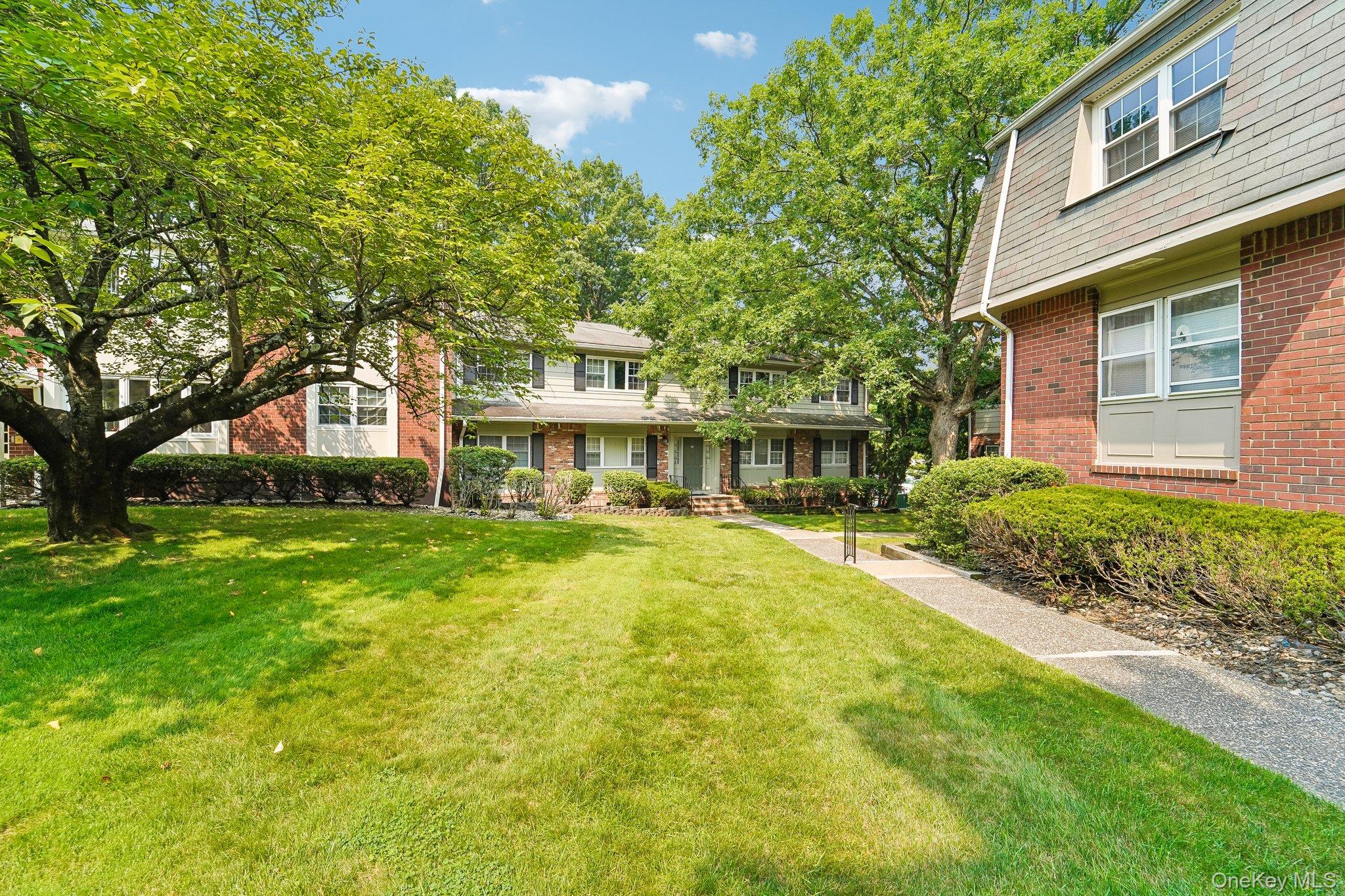 74 Bon Aire Circle, Unit Q12
