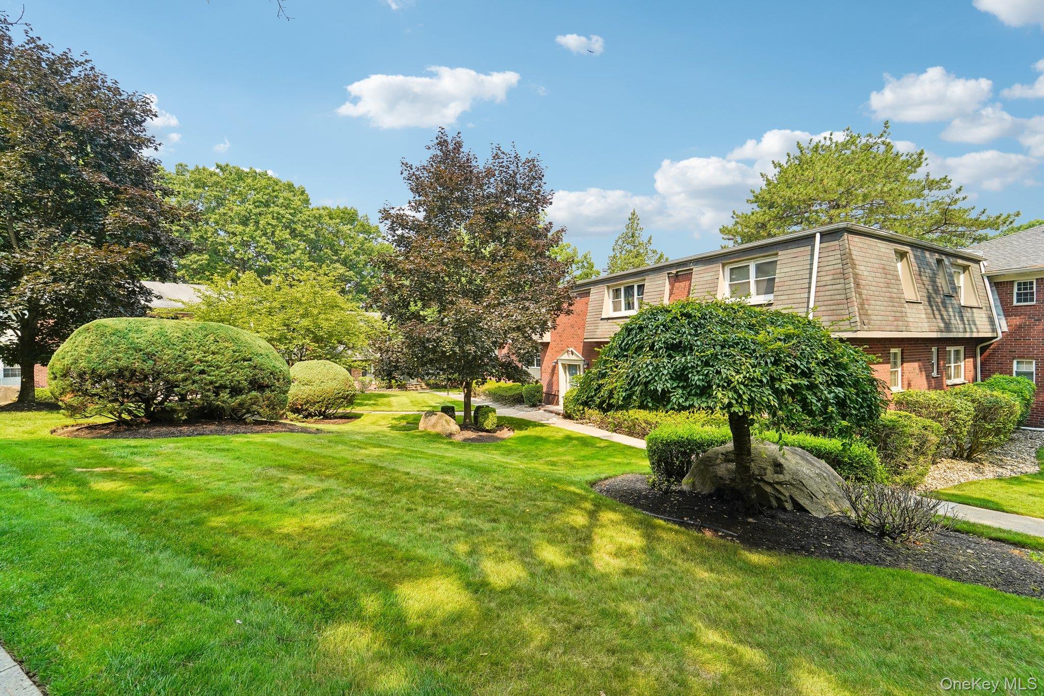 74 Bon Aire Circle, Unit Q12 photo 2