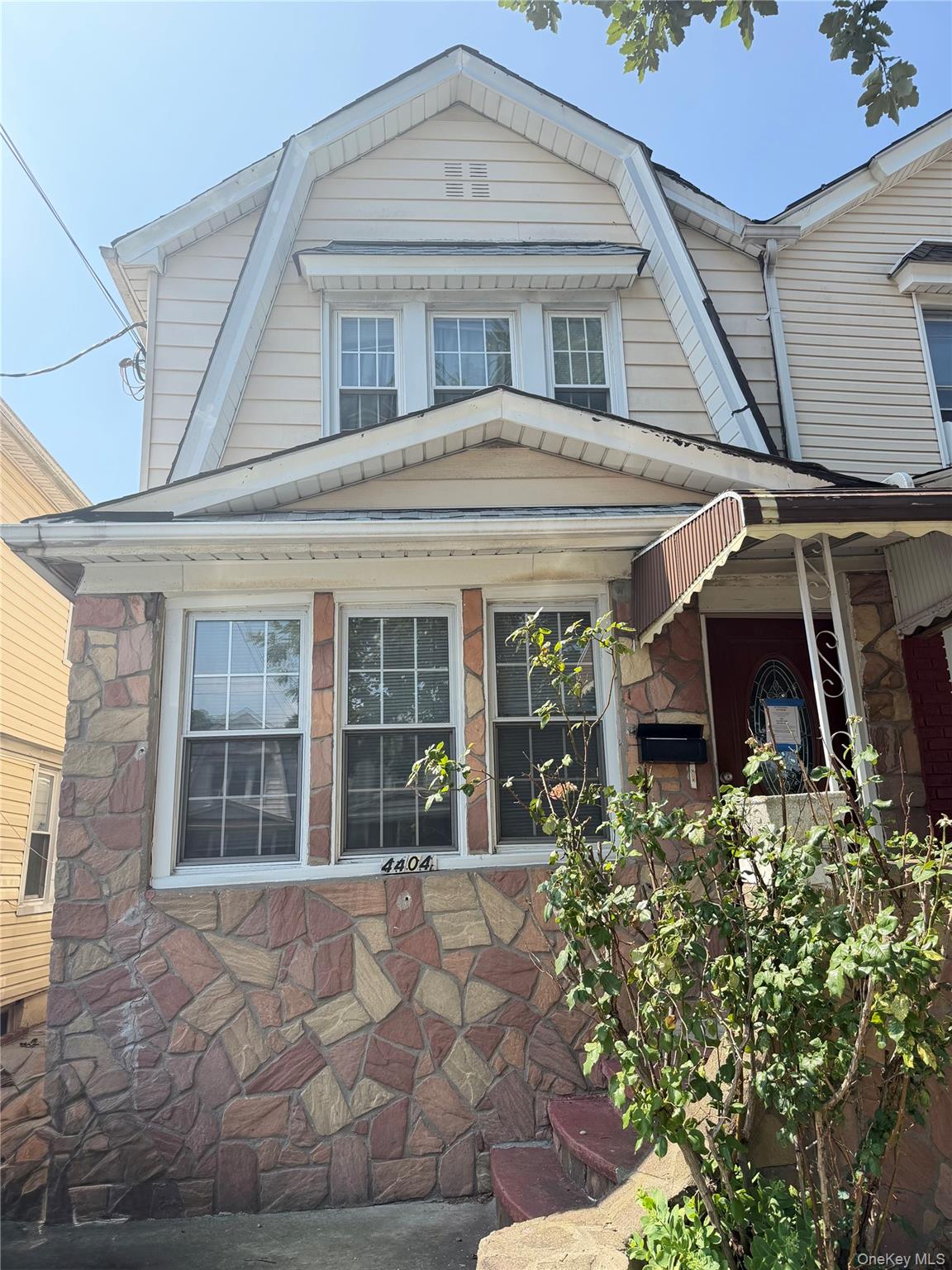 4404 Clarendon Road – For Sale
