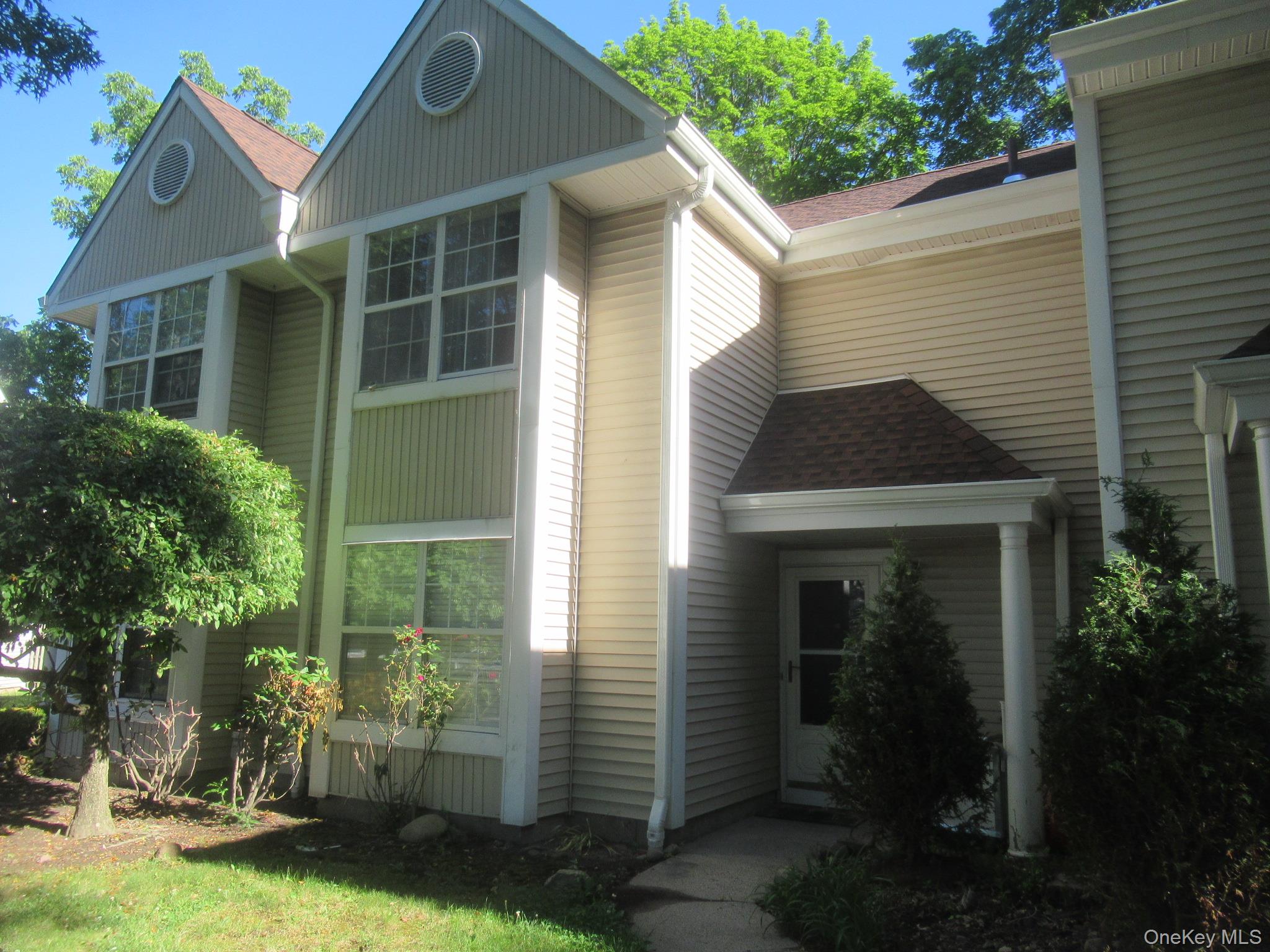 127 Creekside Circle – For Sale photo 6