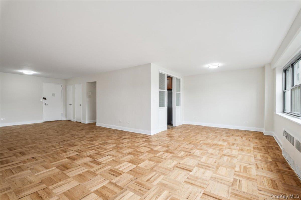 2 Washington Square, Unit 1G photo 5