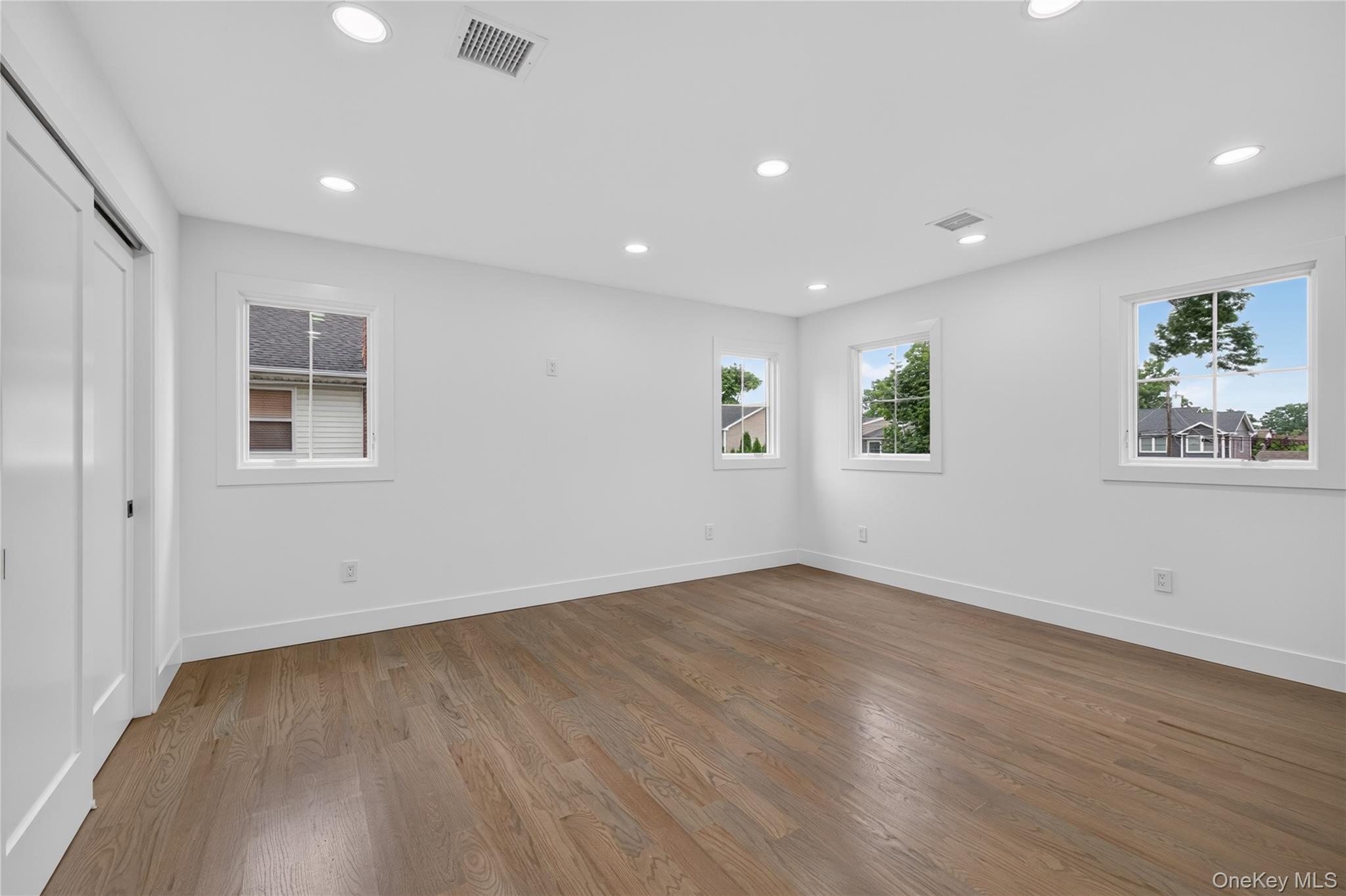 238 N Oak Street – For Sale photo 32