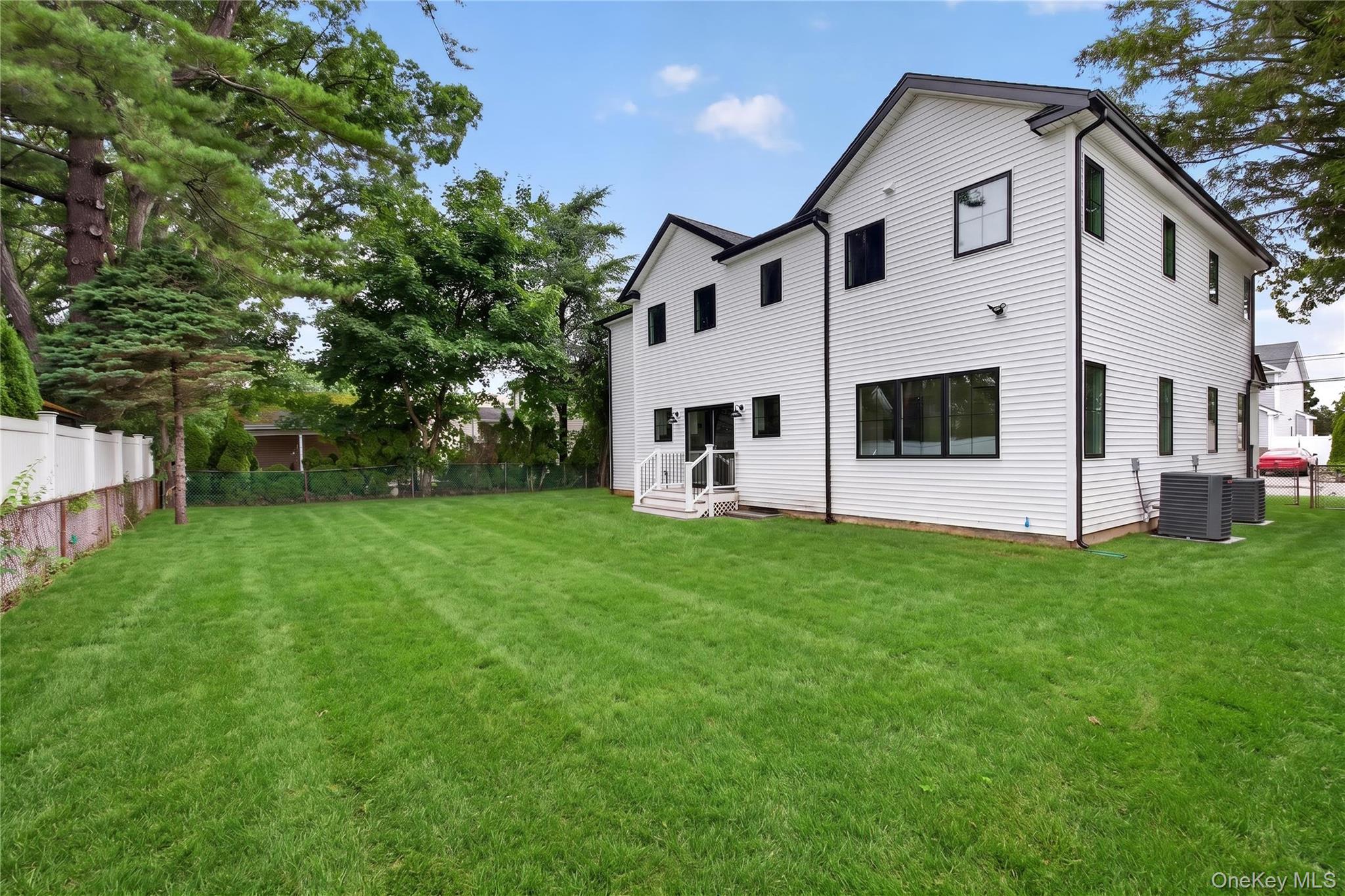 238 N Oak Street – For Sale photo 5