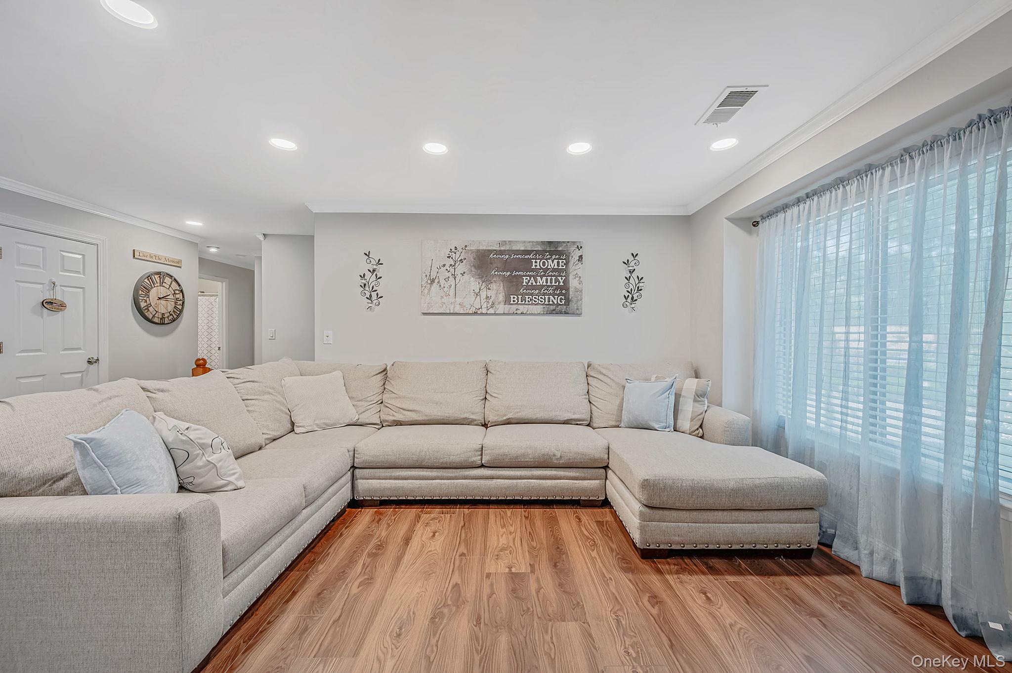 855 Skyline Drive – For Rent photo 7