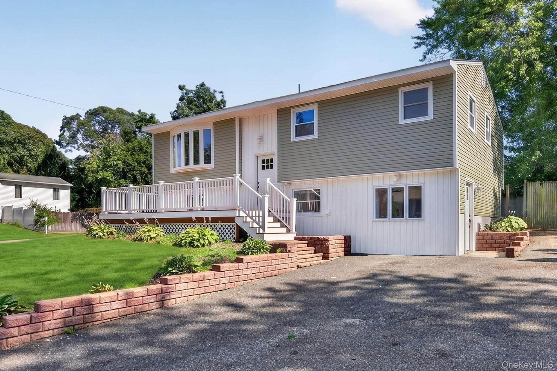 42 Crestwood Lane – For Sale