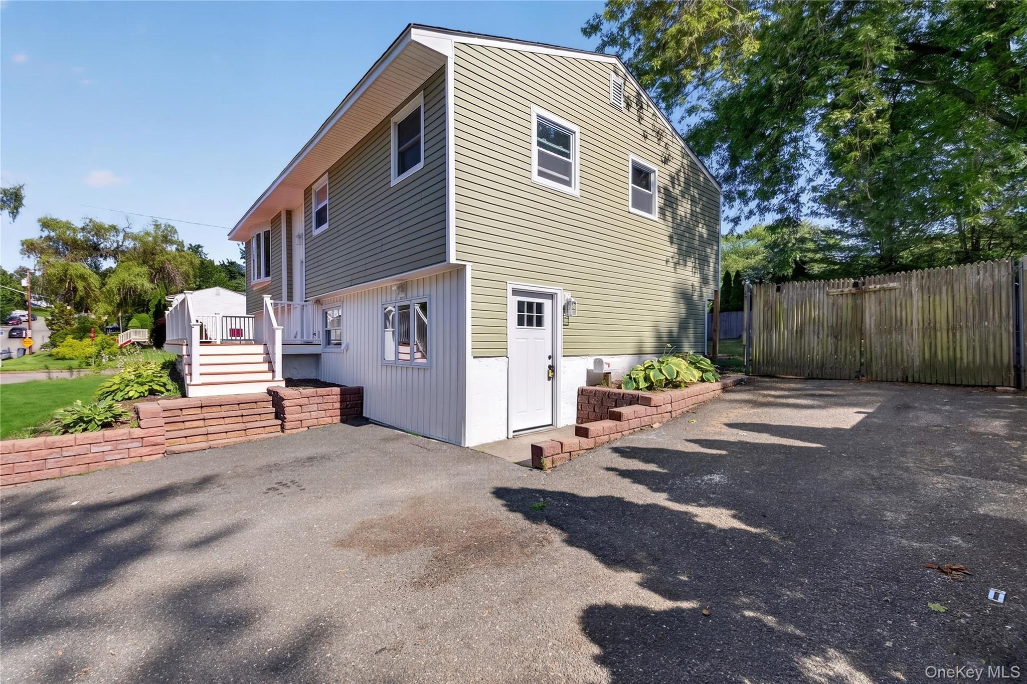 42 Crestwood Lane – For Sale photo 7