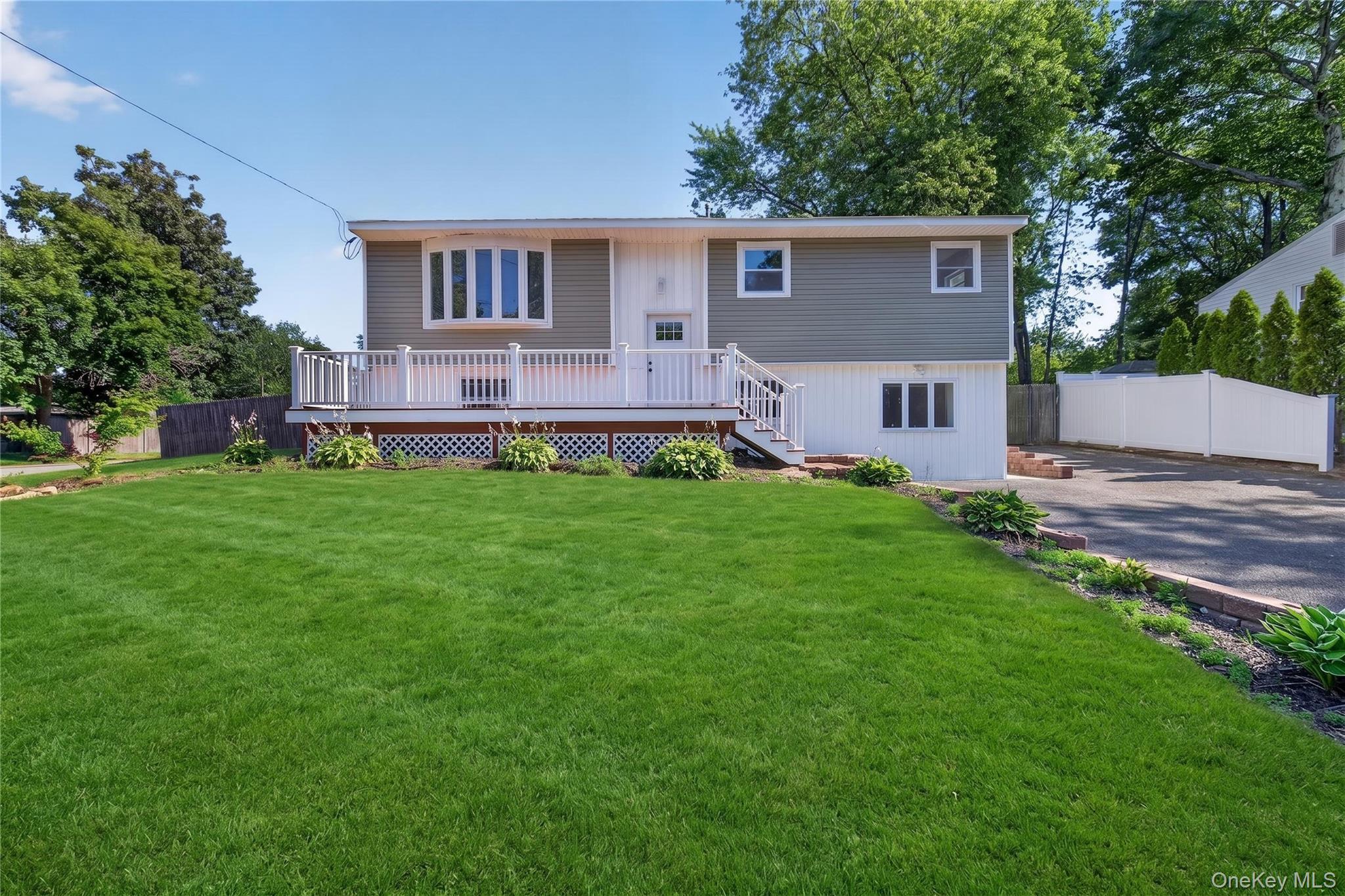 42 Crestwood Lane – For Sale photo 4