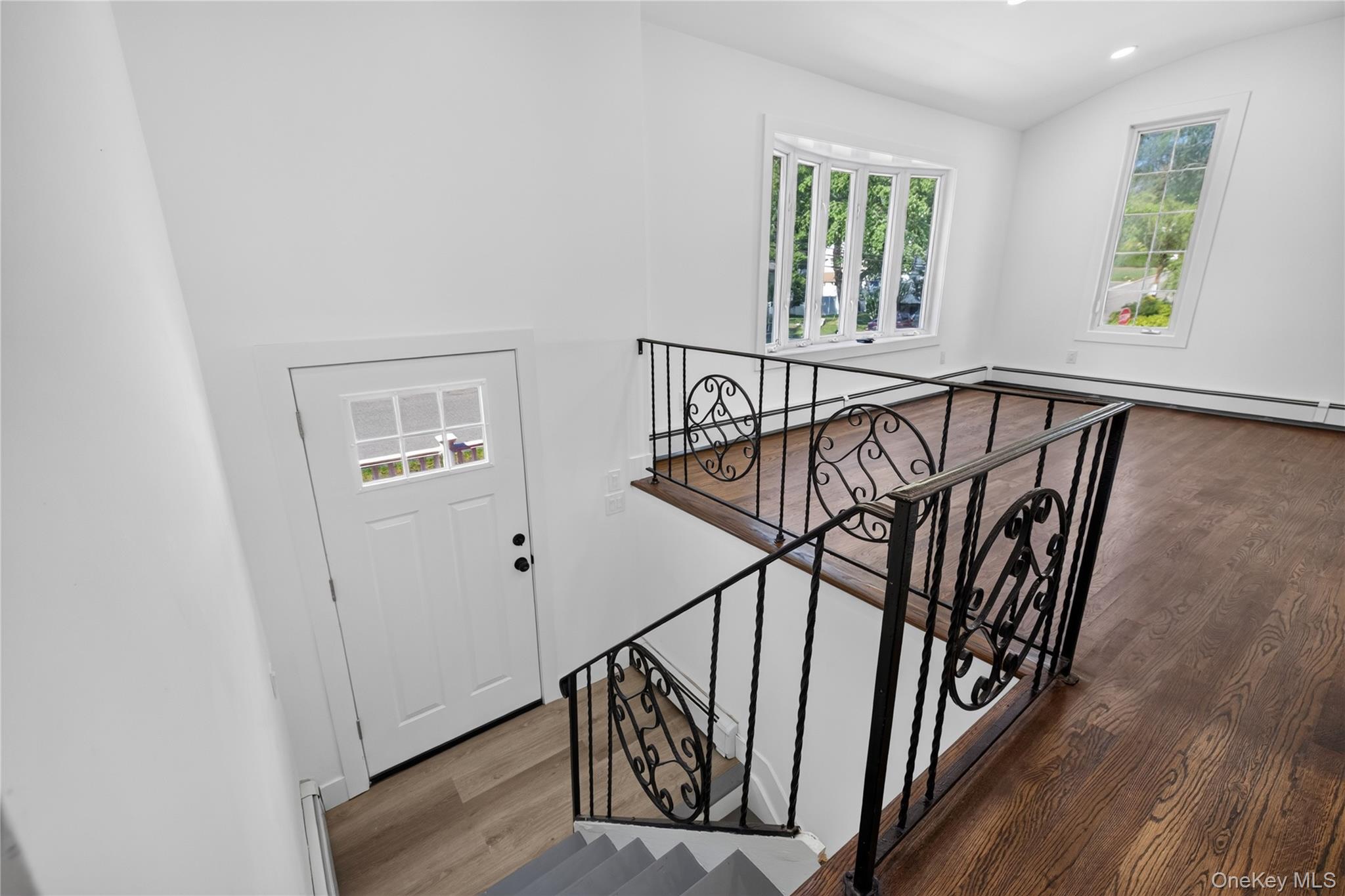 42 Crestwood Lane – For Sale photo 16