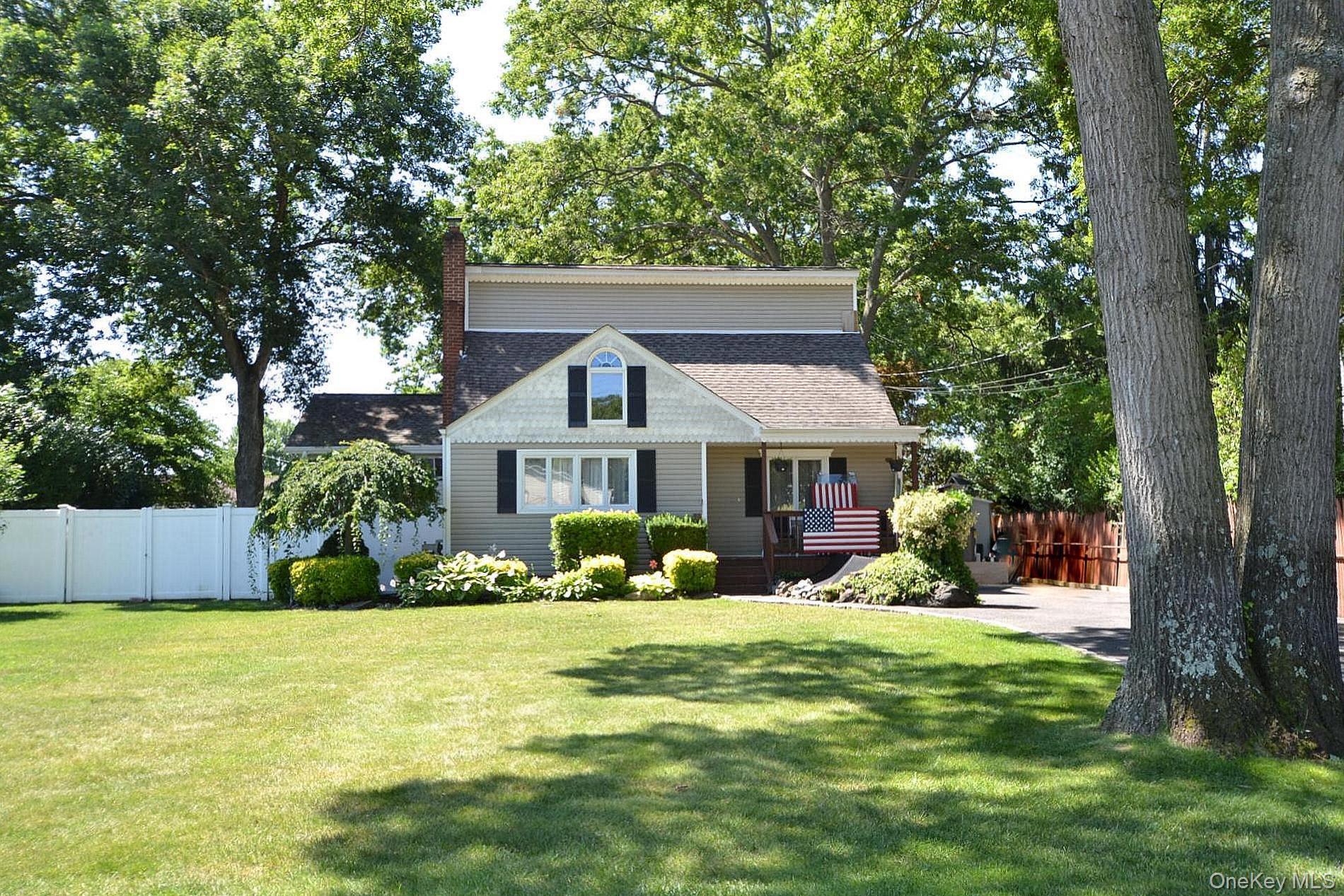 82 Stahley Street – For Sale