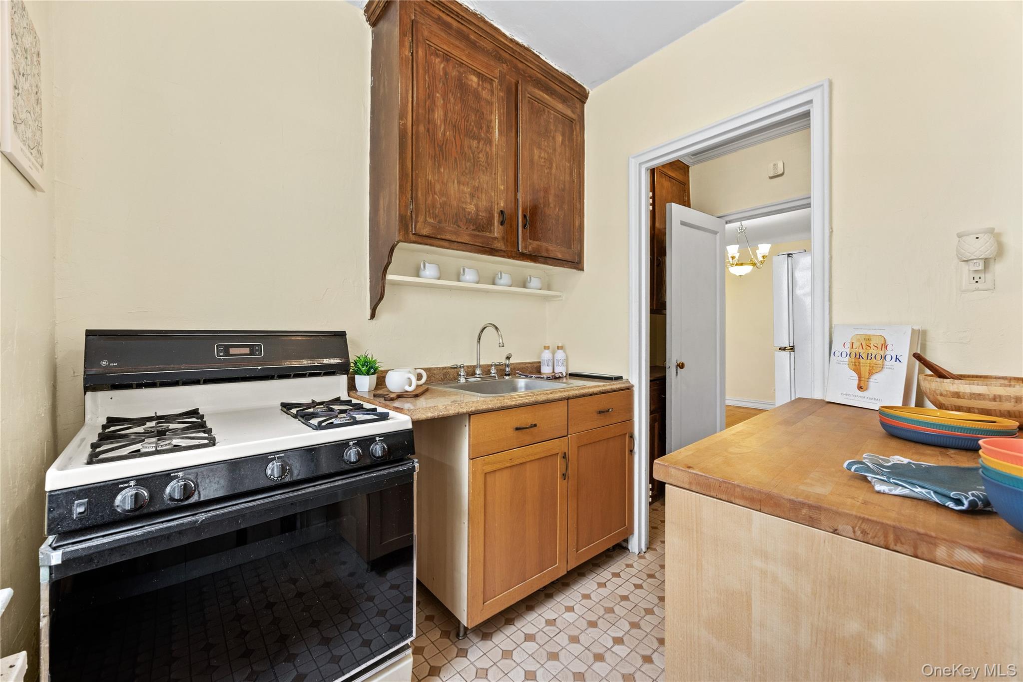 35-35 75th Street, Unit 522 photo 9