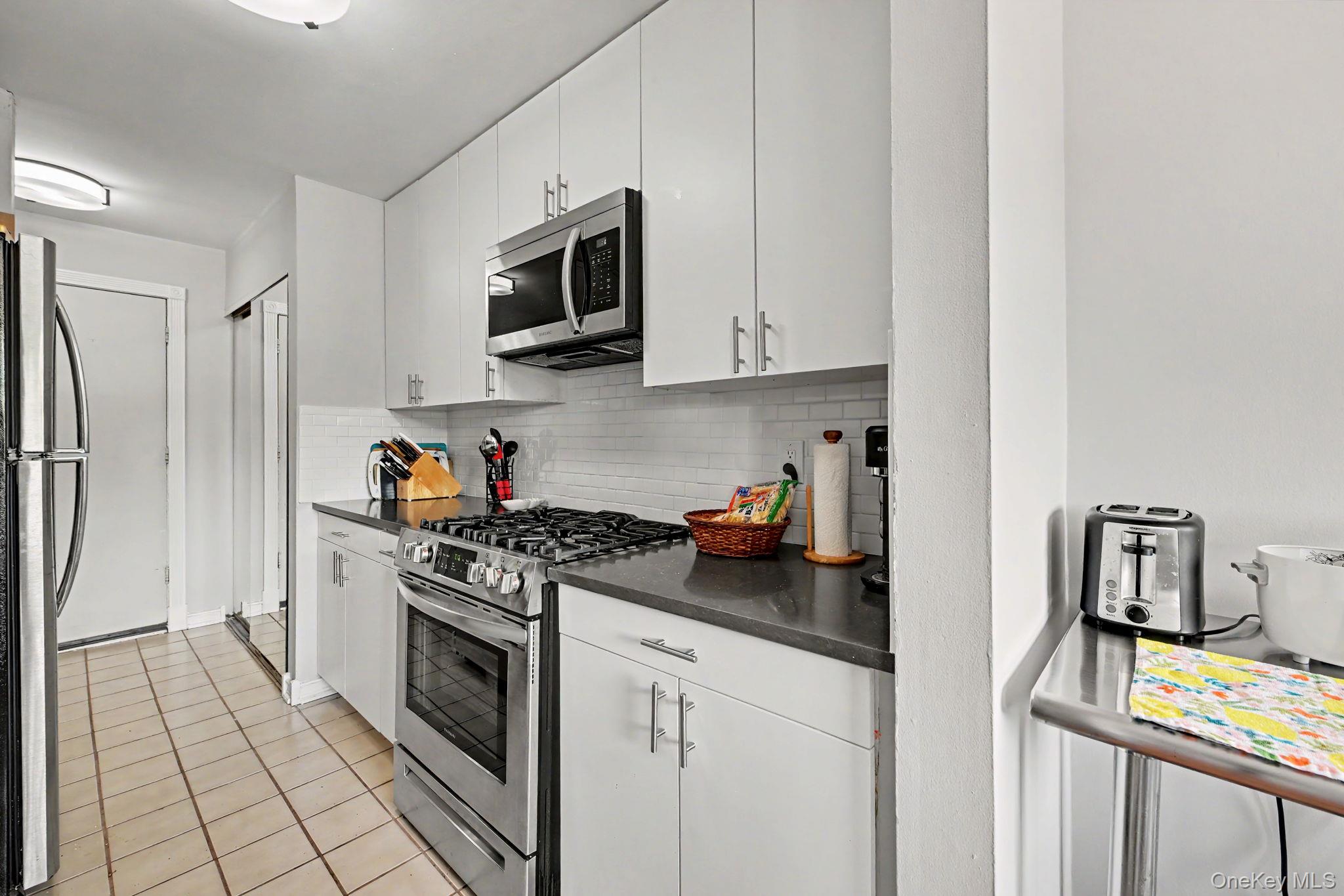 352 Central Park Avenue, Unit D11 photo 5