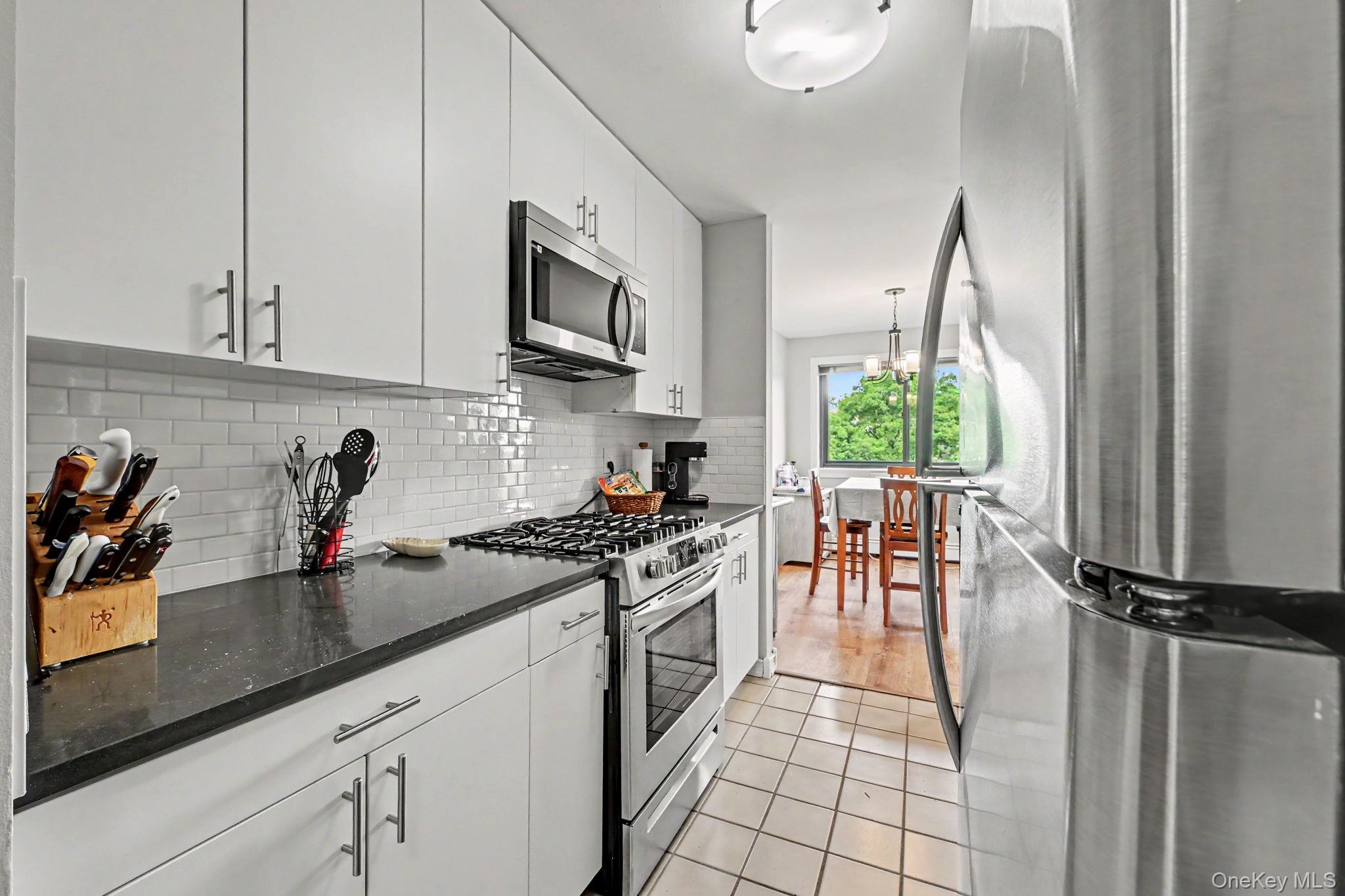 352 Central Park Avenue, Unit D11 photo 7