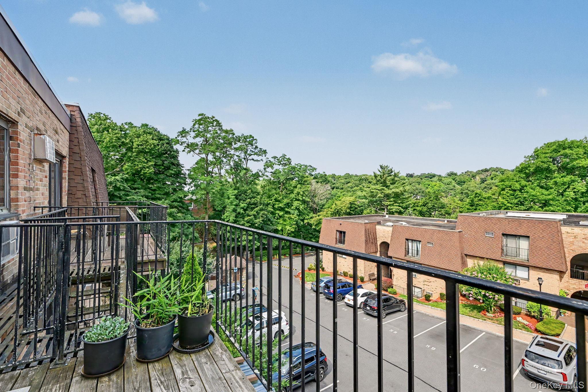 352 Central Park Avenue, Unit D11 photo 29