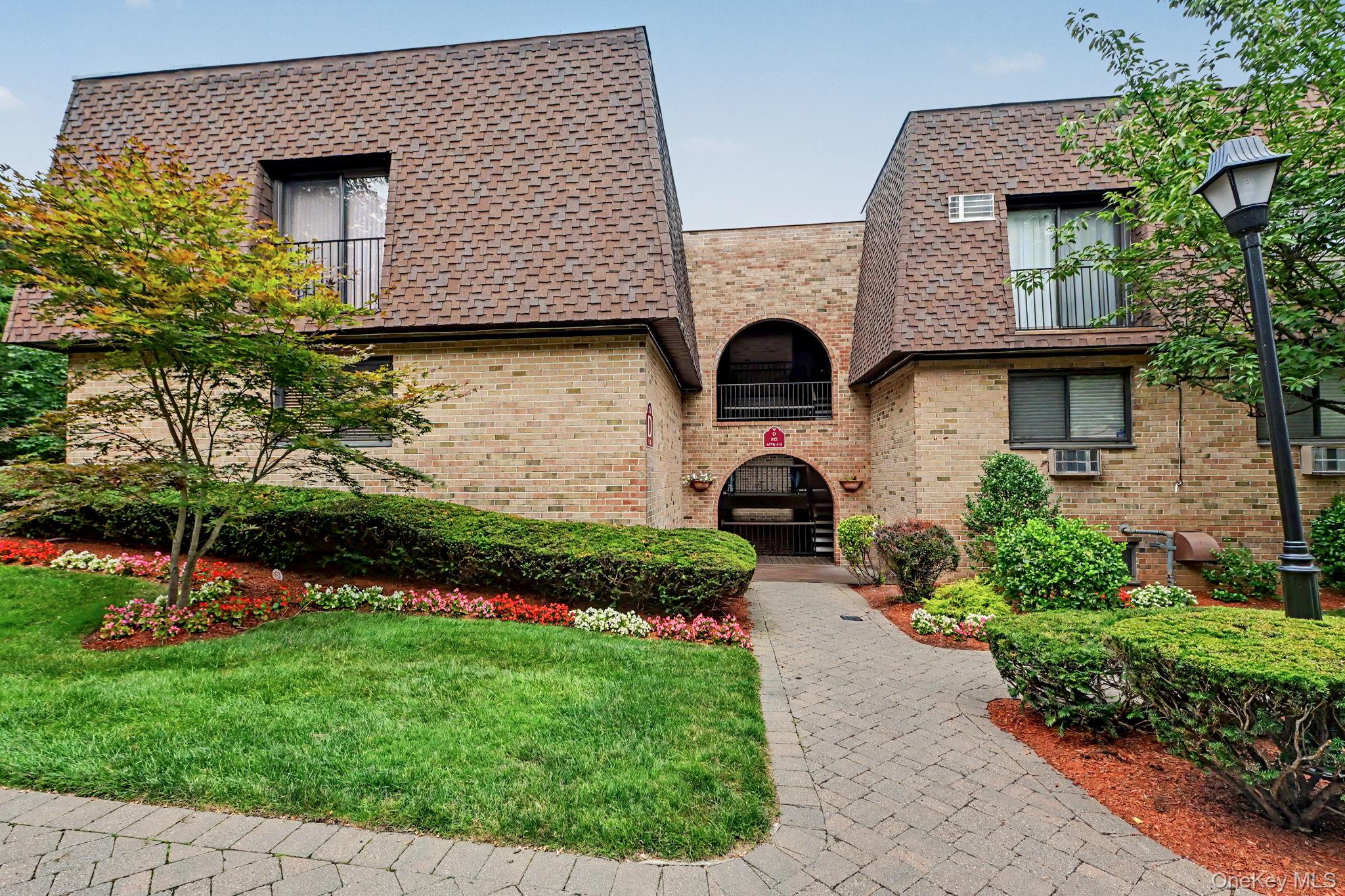 352 Central Park Avenue, Unit D11 photo 31