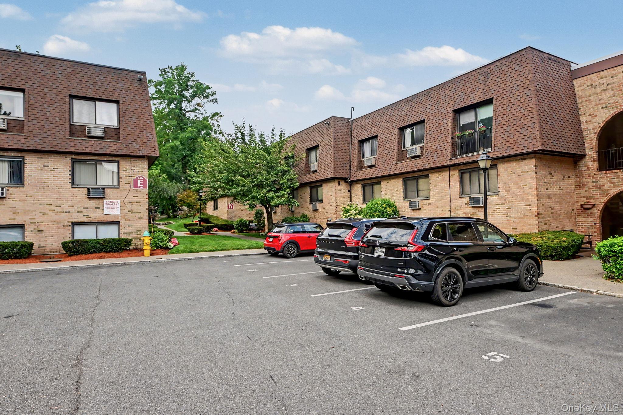 352 Central Park Avenue, Unit D11 photo 34