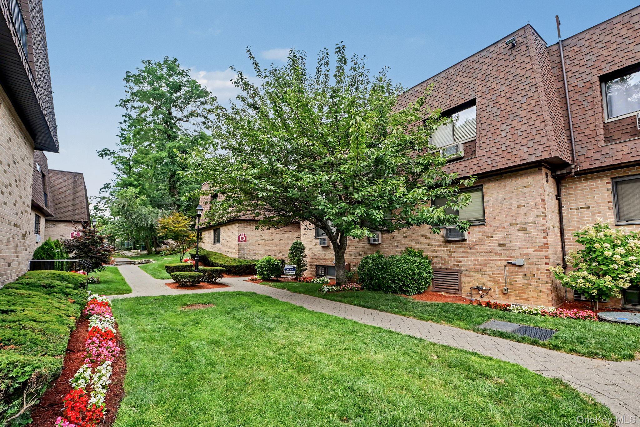 352 Central Park Avenue, Unit D11 photo 33