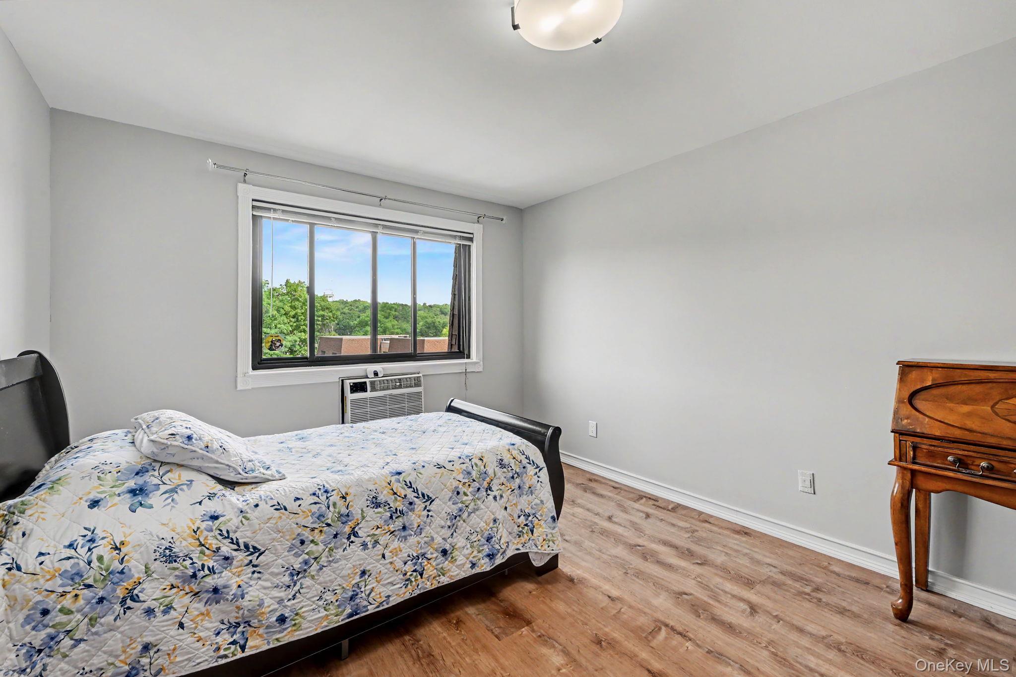 352 Central Park Avenue, Unit D11 photo 18