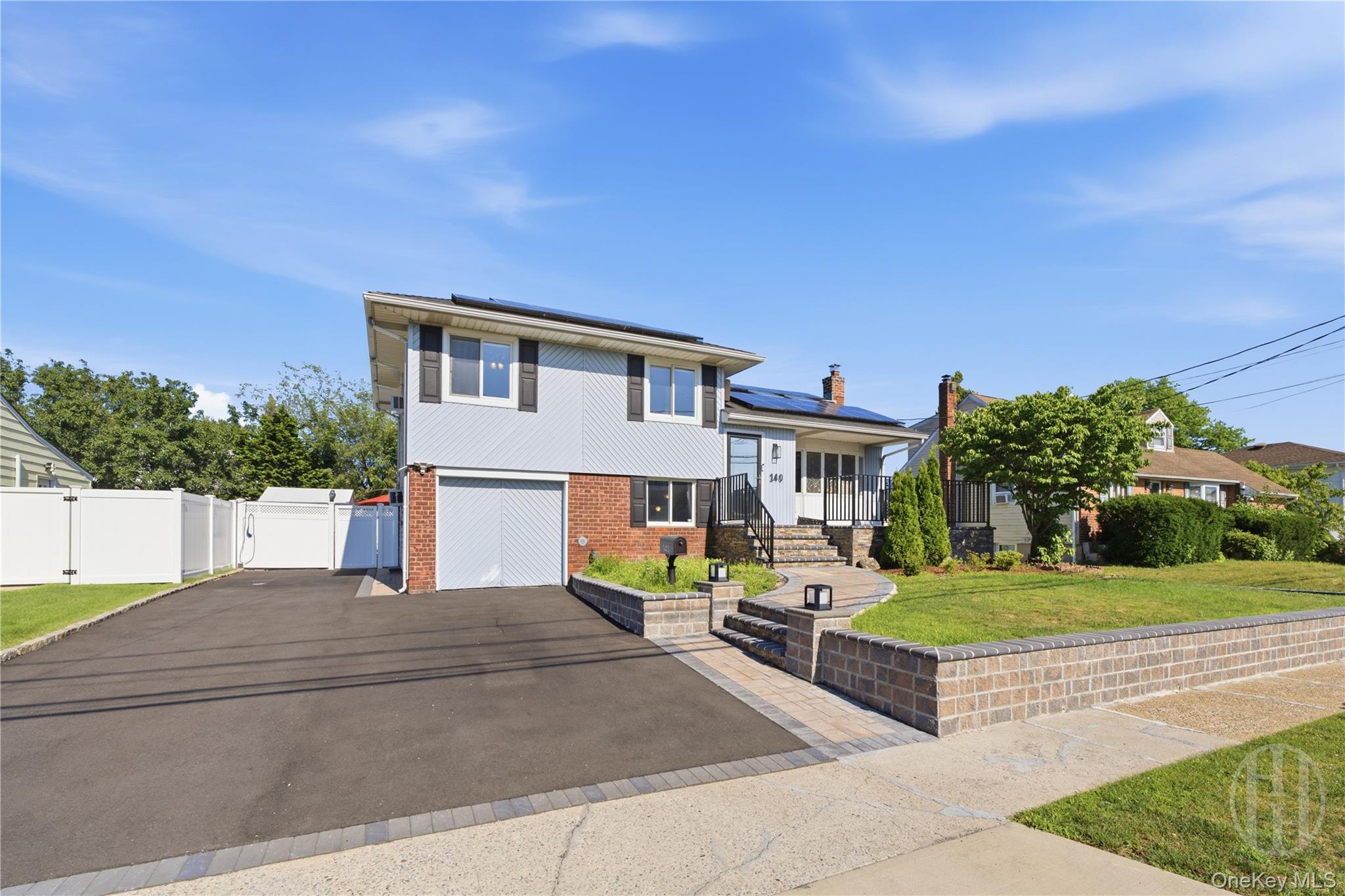 140 Intervale Avenue – For Sale photo 2
