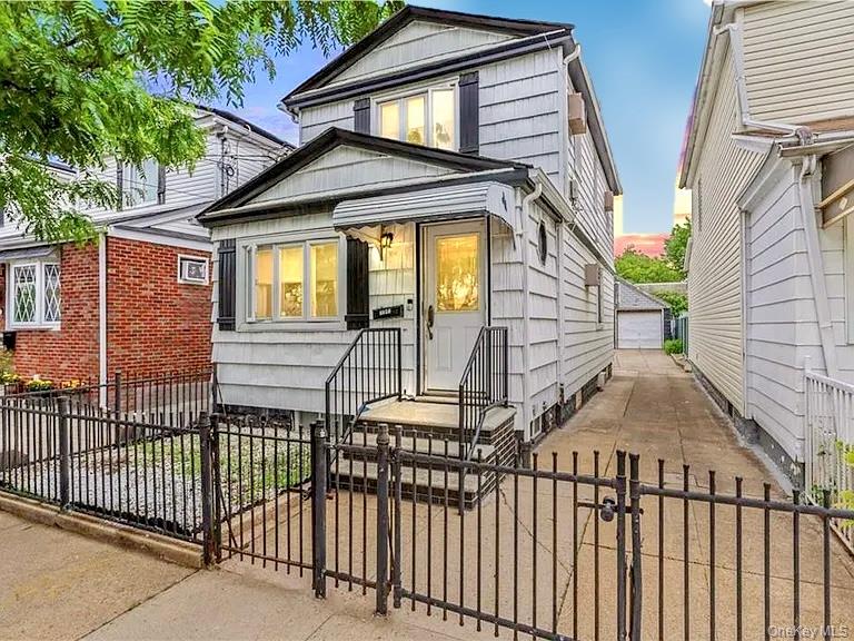 1541 E 95th Street – For Sale