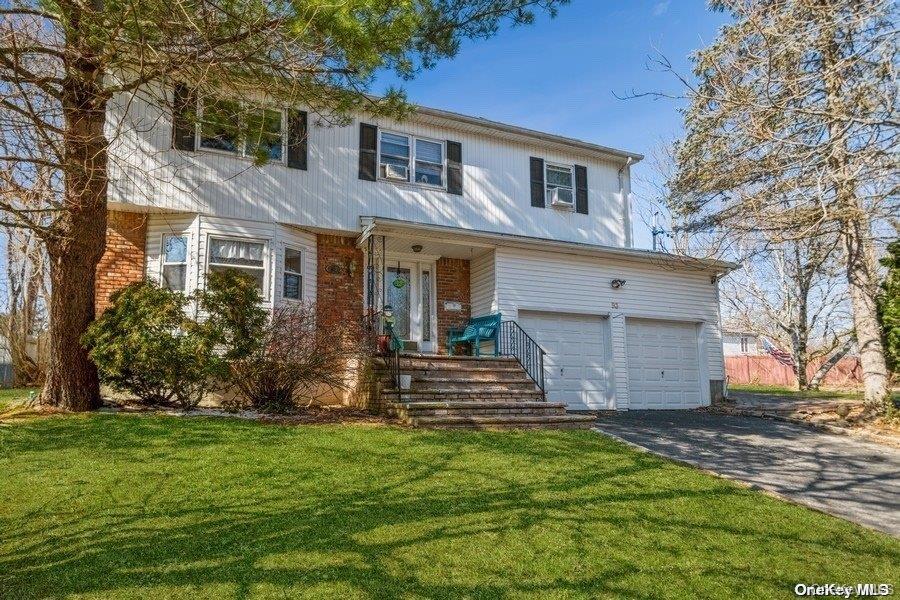 93 Beacon Hill Road – For Sale