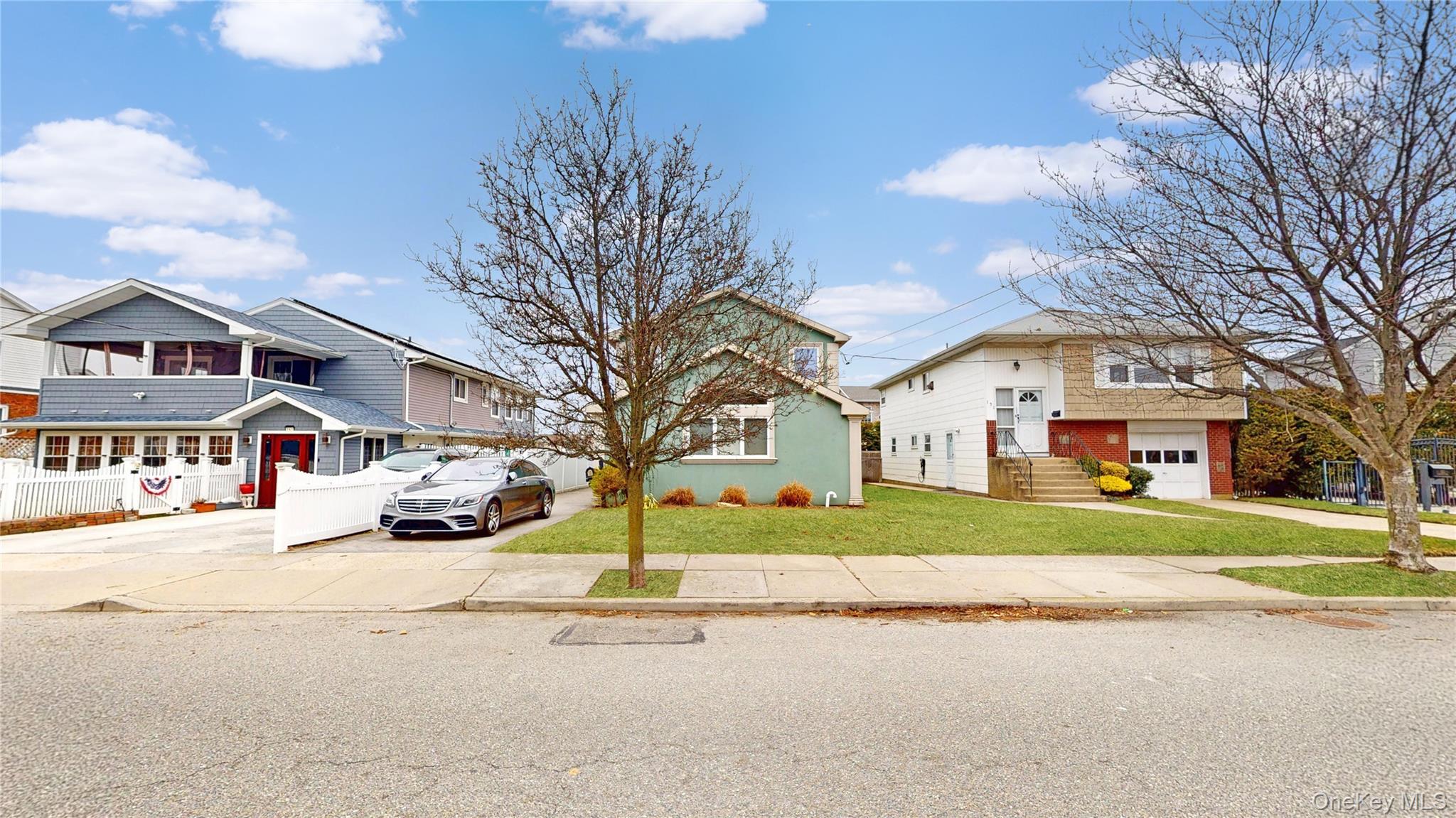 145 Kingston Boulevard – For Sale photo 2
