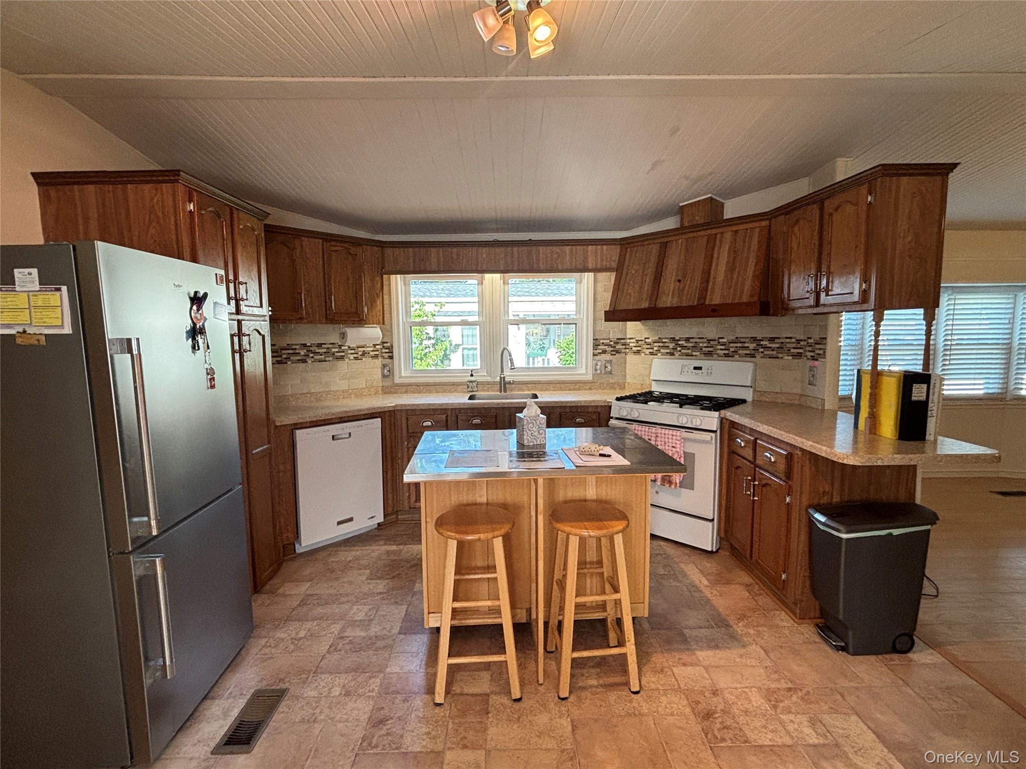 1661 Old Country Road, Unit 233 photo 11