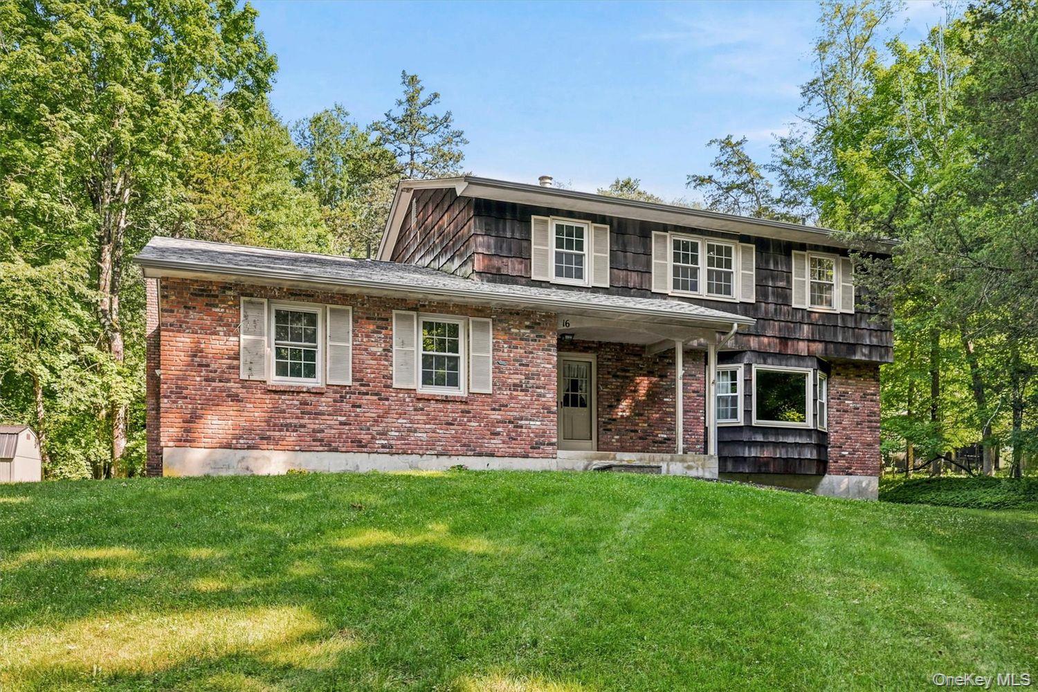 16 Panel Lane – For Sale