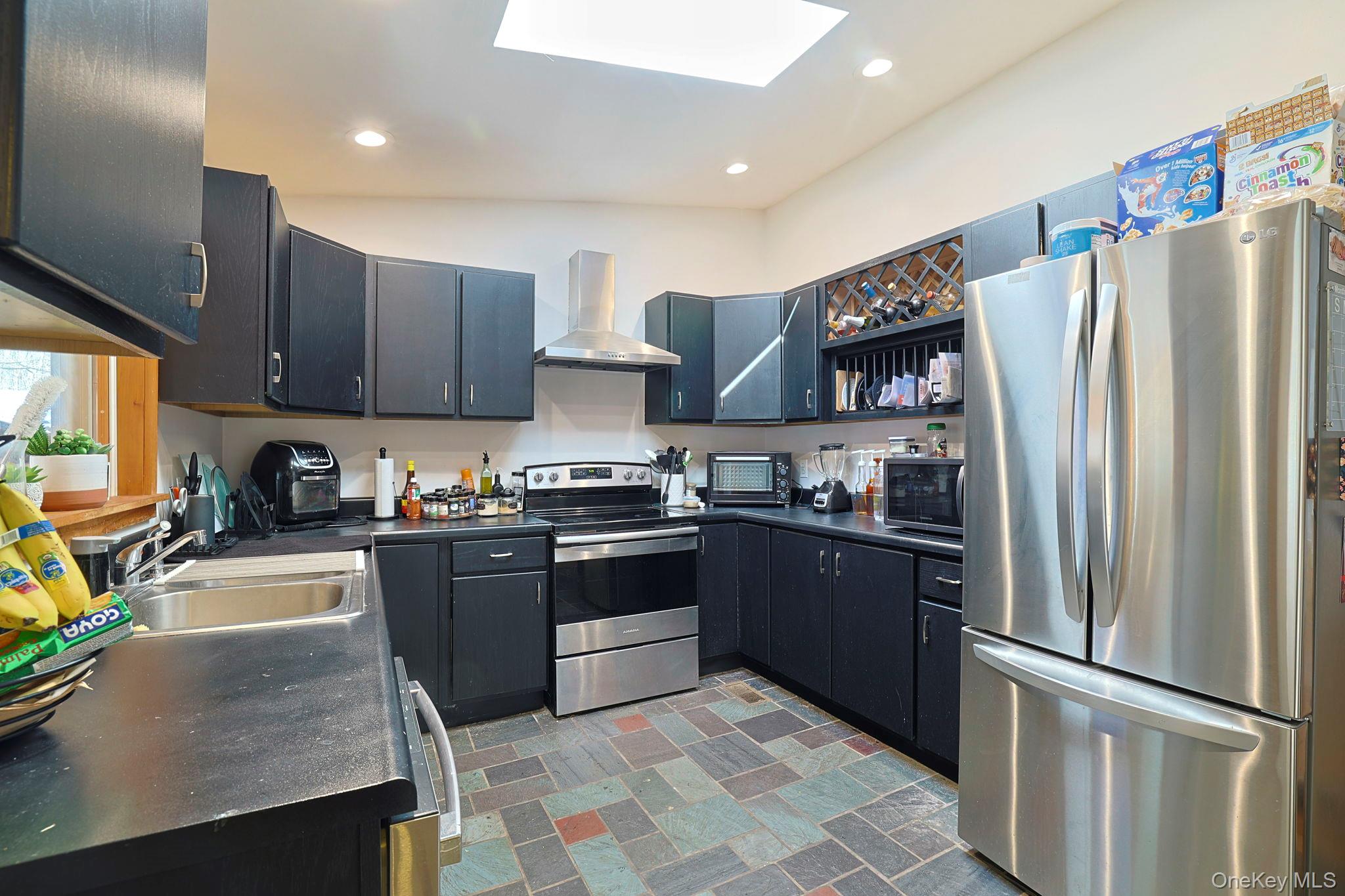 1666 Main Street – For Sale photo 12