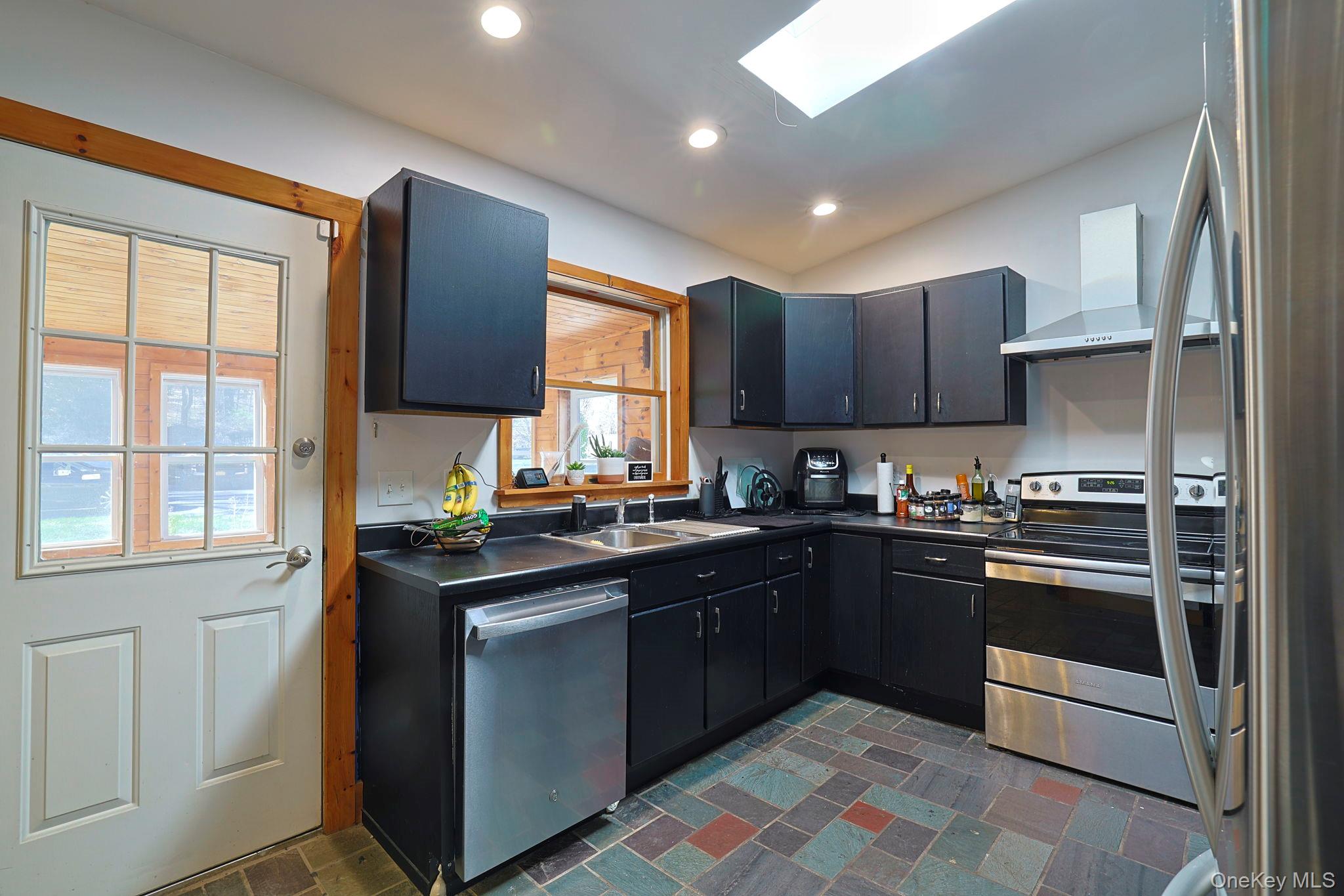 1666 Main Street – For Sale photo 11